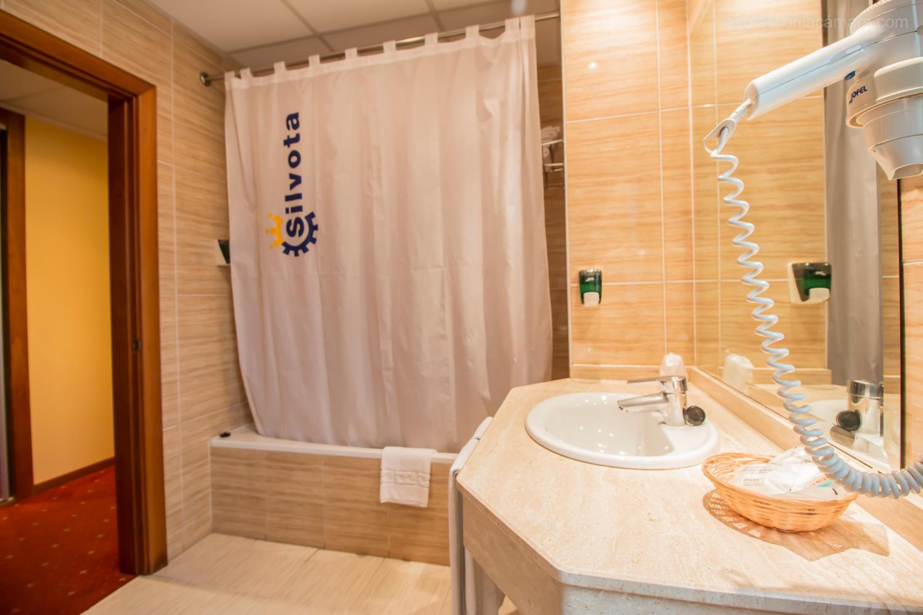 Double Room - Photo 2