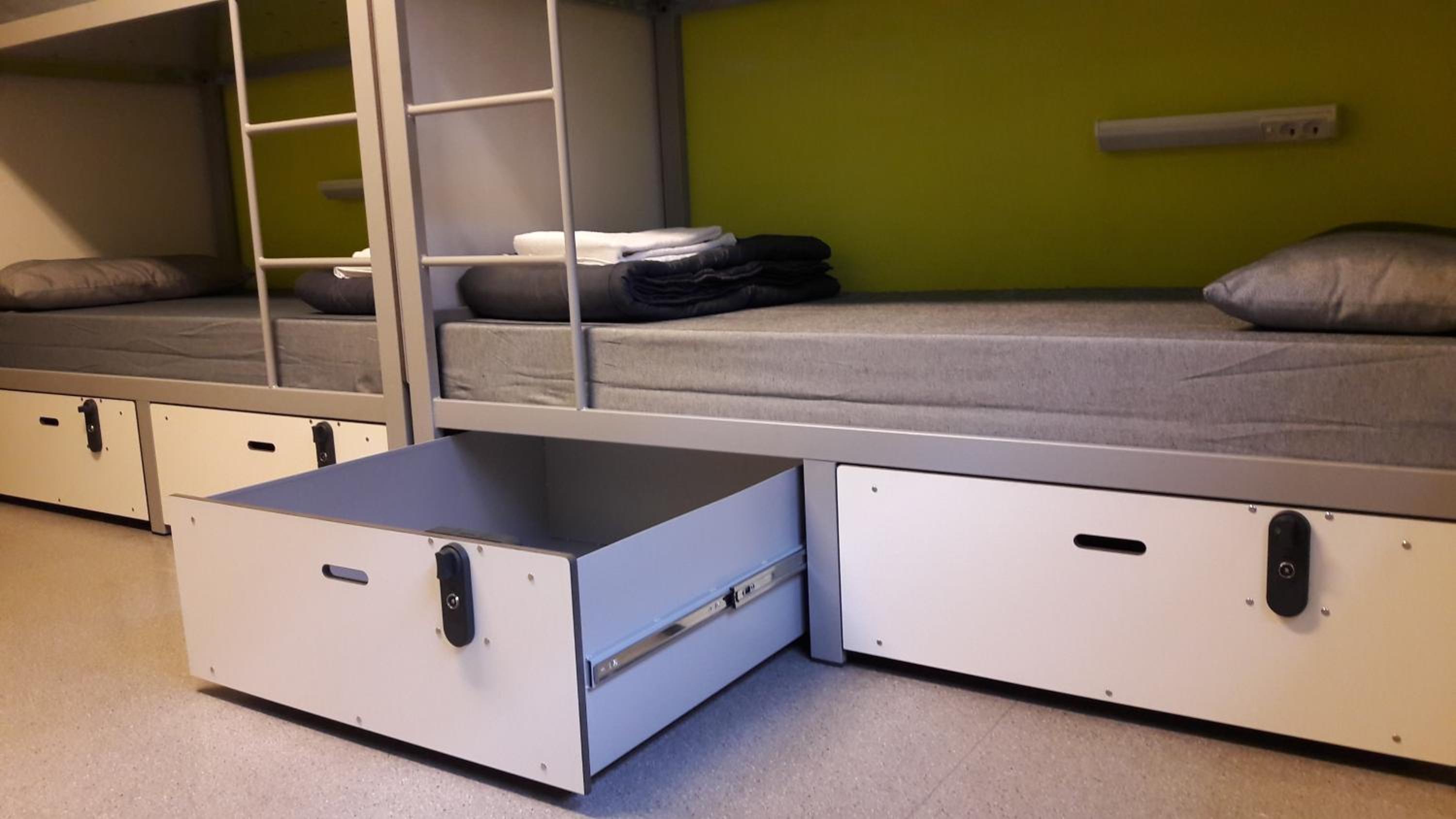 Single Bed in 8-Bed Male Dormitory Room photo 2