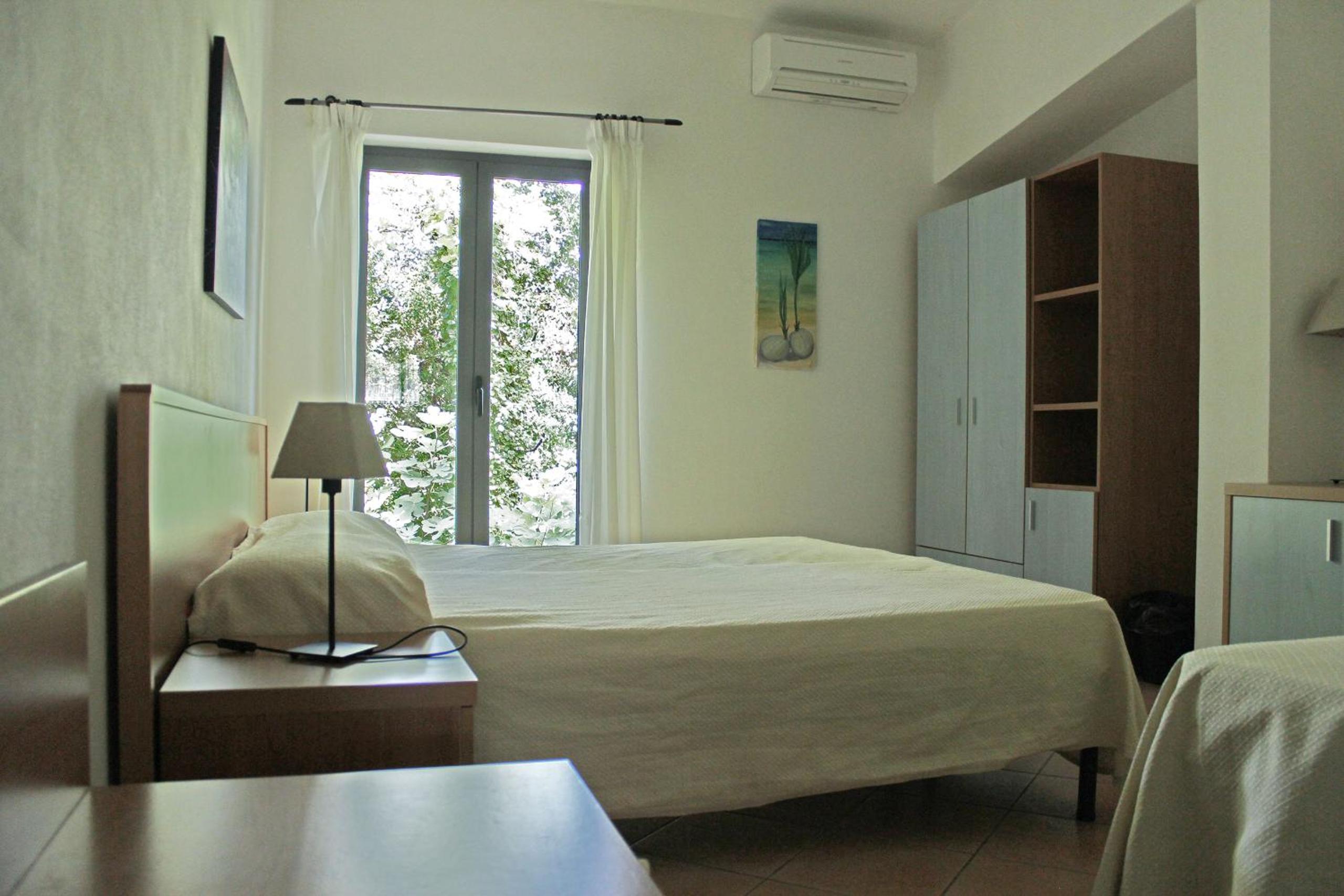 Triple Room with Garden View photo 2