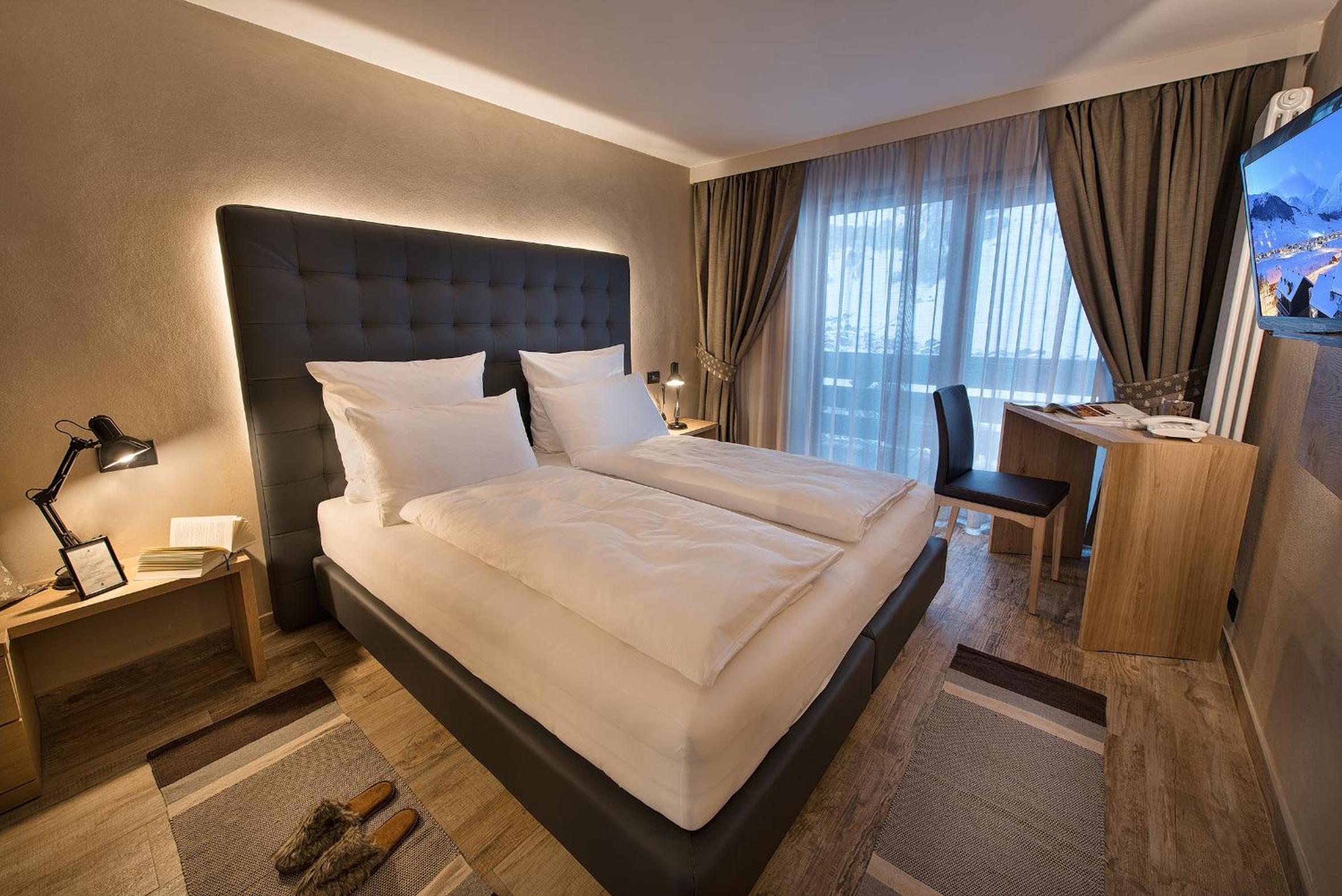 Deluxe Room - Photo 1