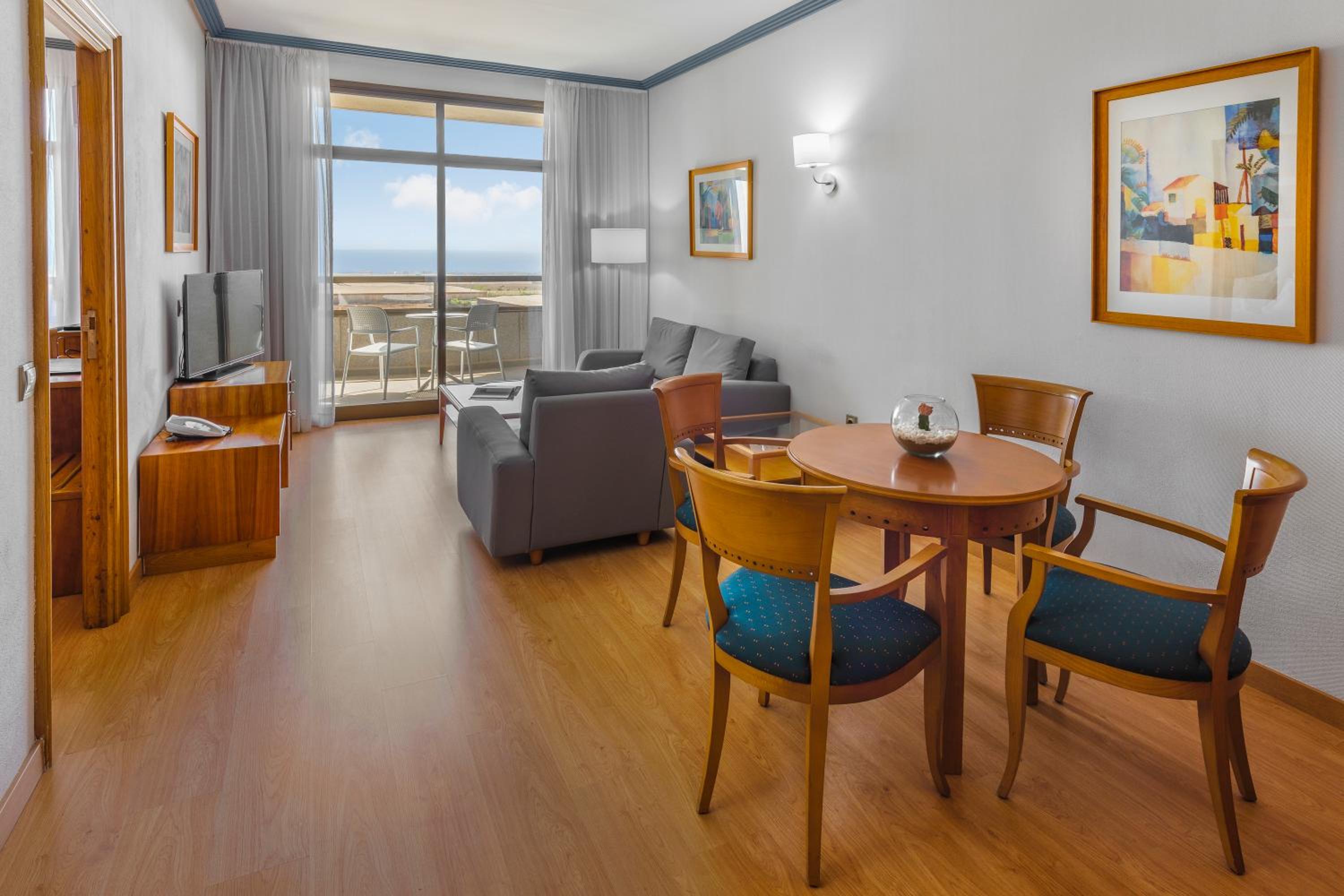 Junior Suite (2 Adults + 2 Children) photo 2