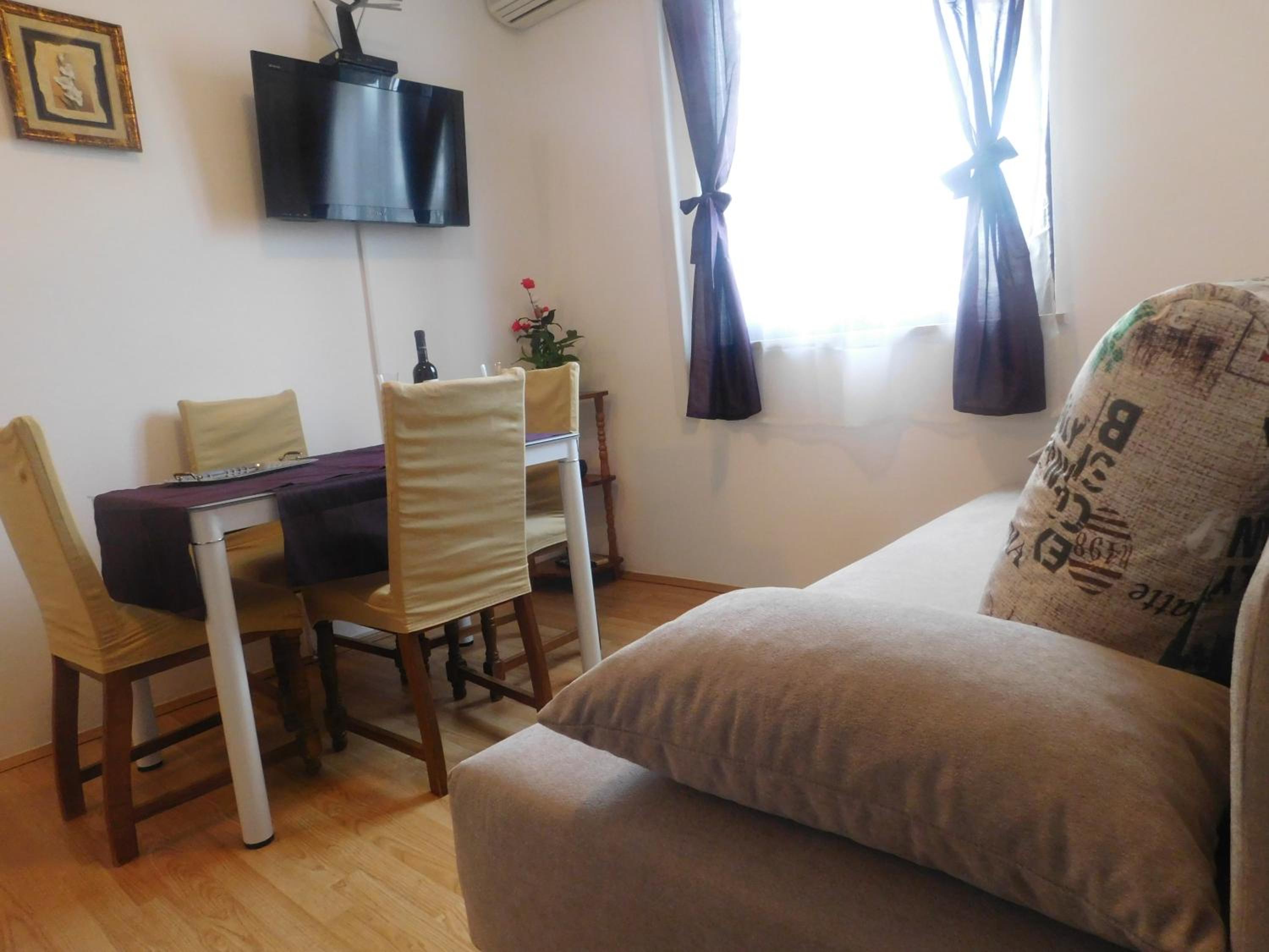 One-Bedroom Apartment with Terrace - Photo 54