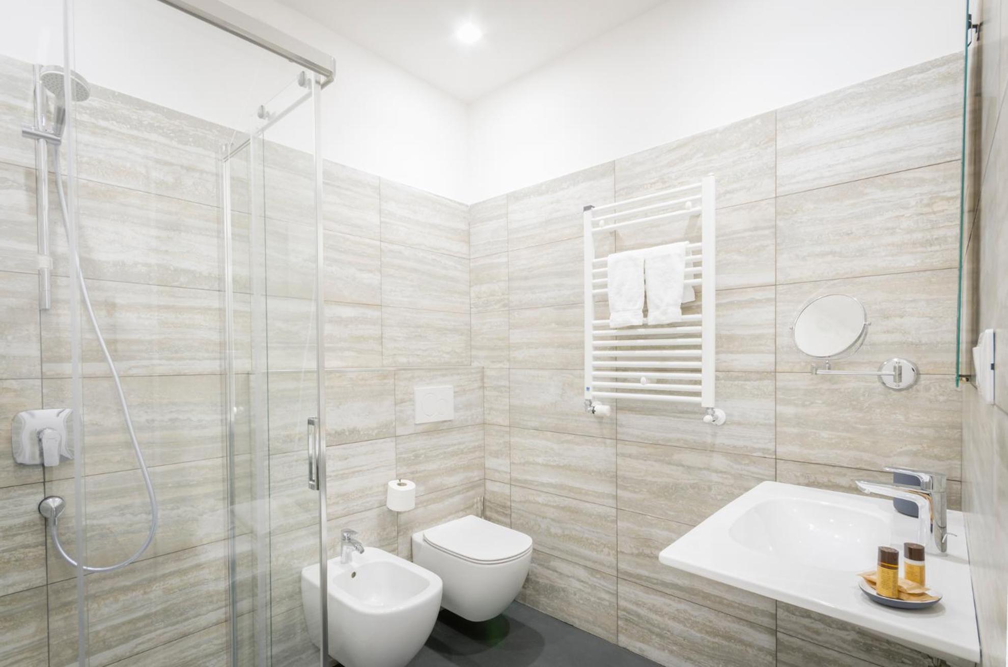 Deluxe Room (2 Adults + 1 Child) photo 3