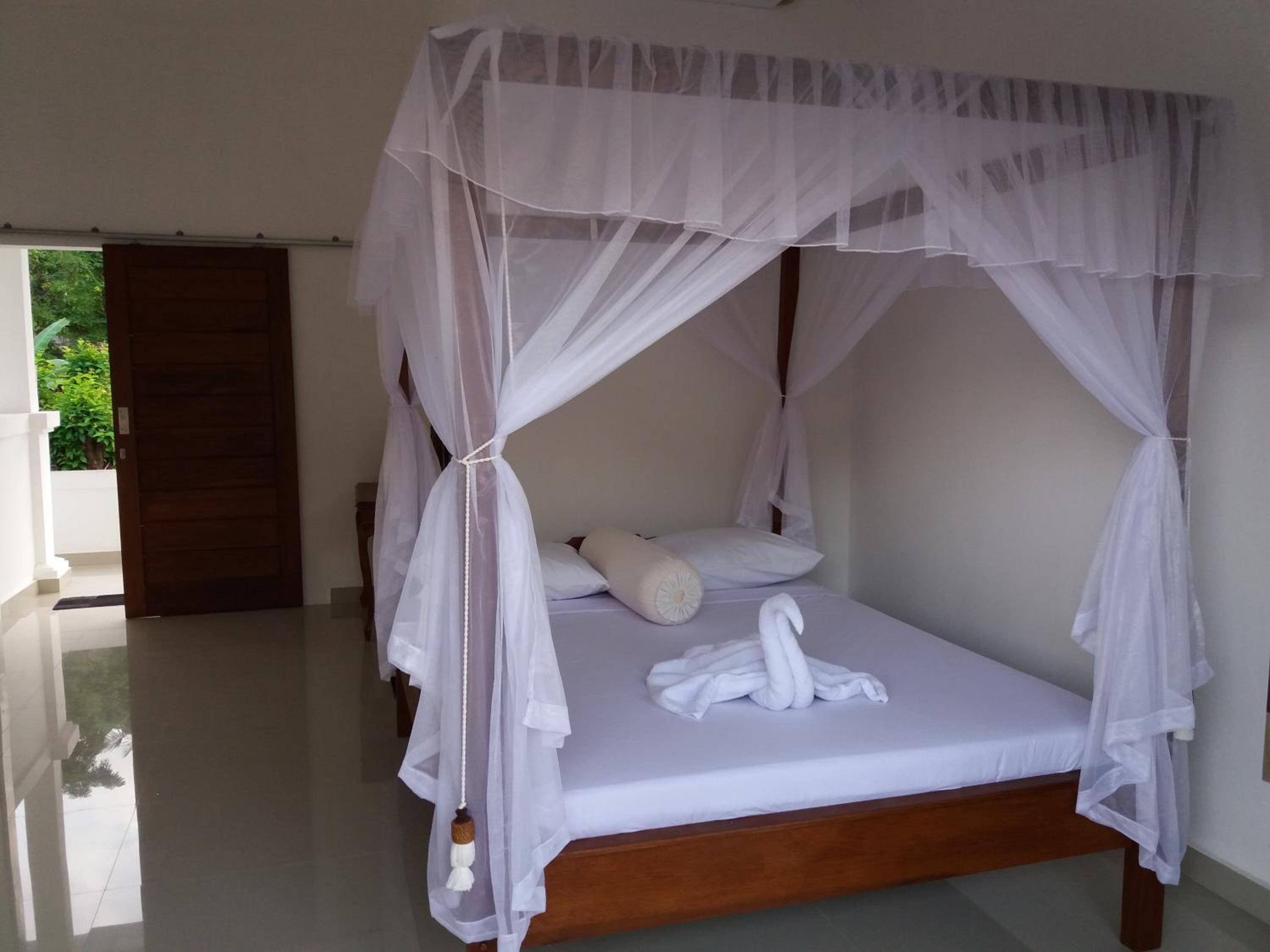 Double Room with Patio photo 3