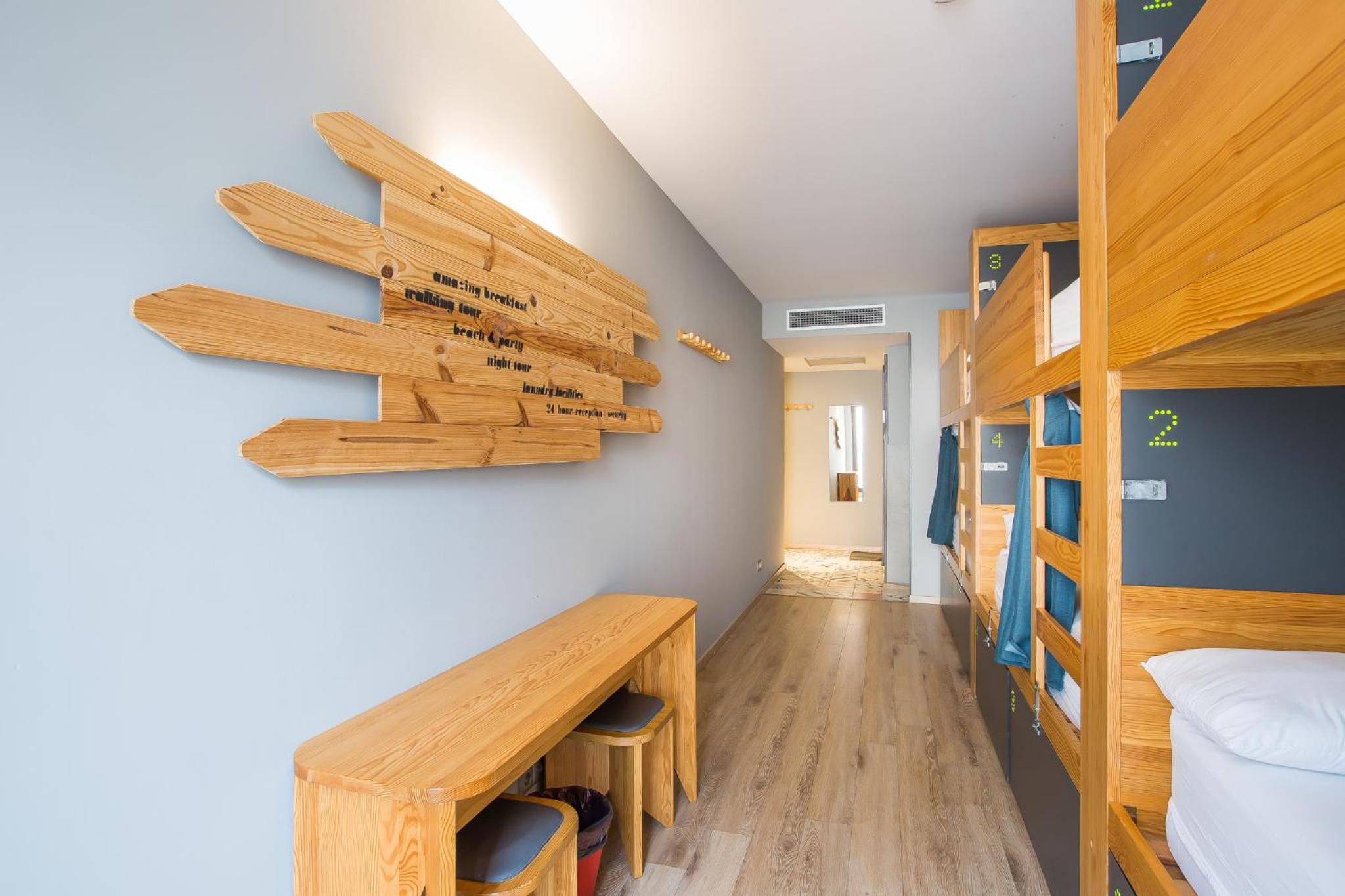 Bed in 6-Bed Mixed Dormitory Room photo 3