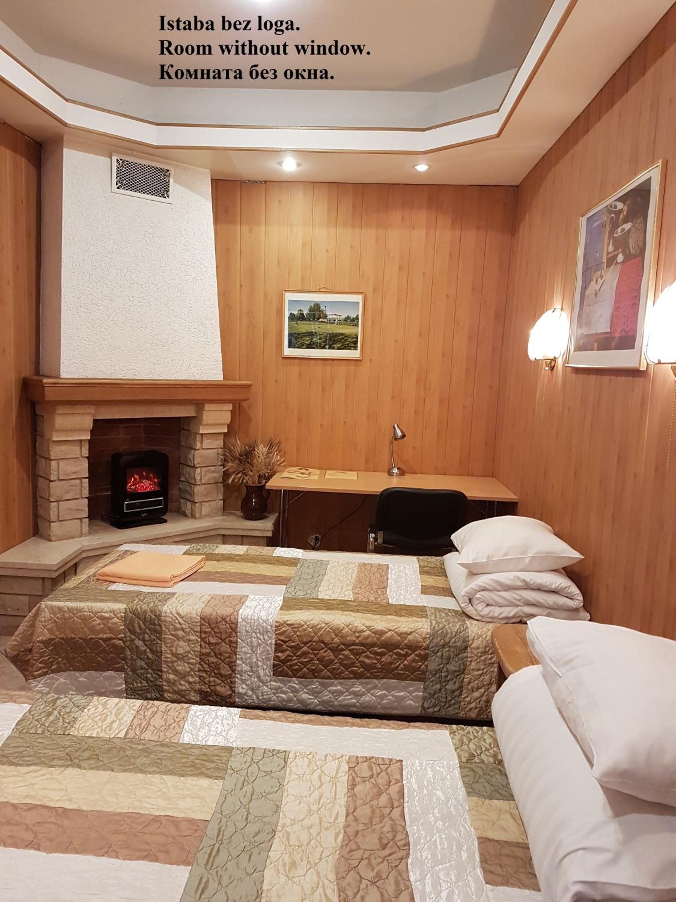 Economy Twin Room with Shared Bathroom