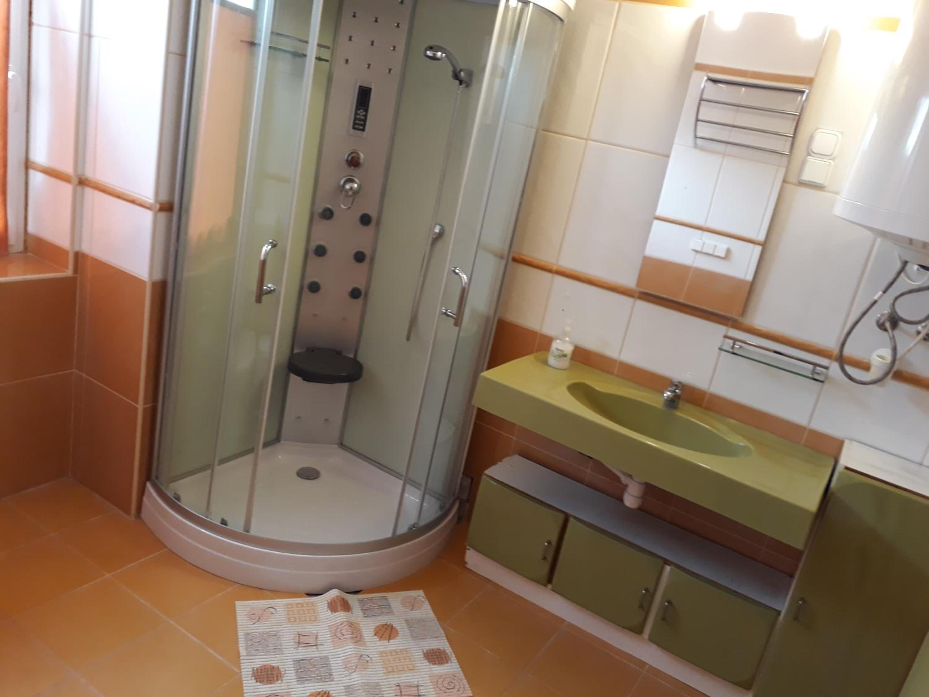 Standard Twin Room - Photo 4