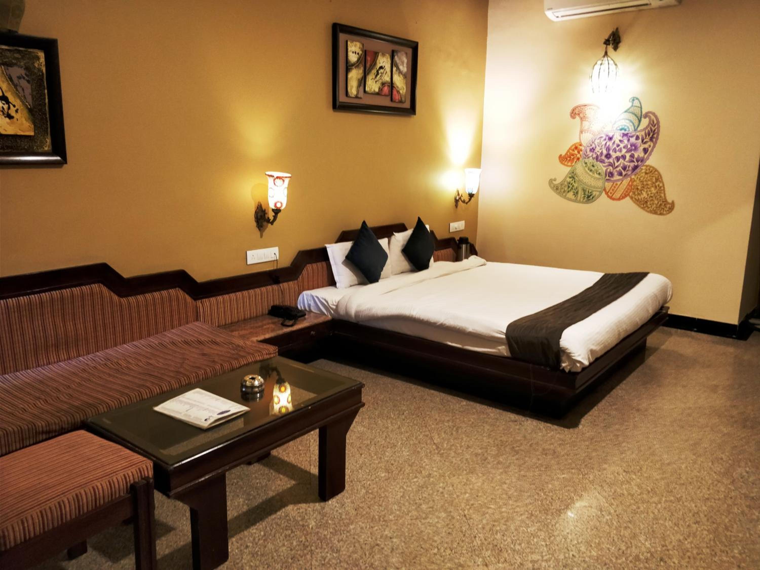 Deluxe King Room photo 1
