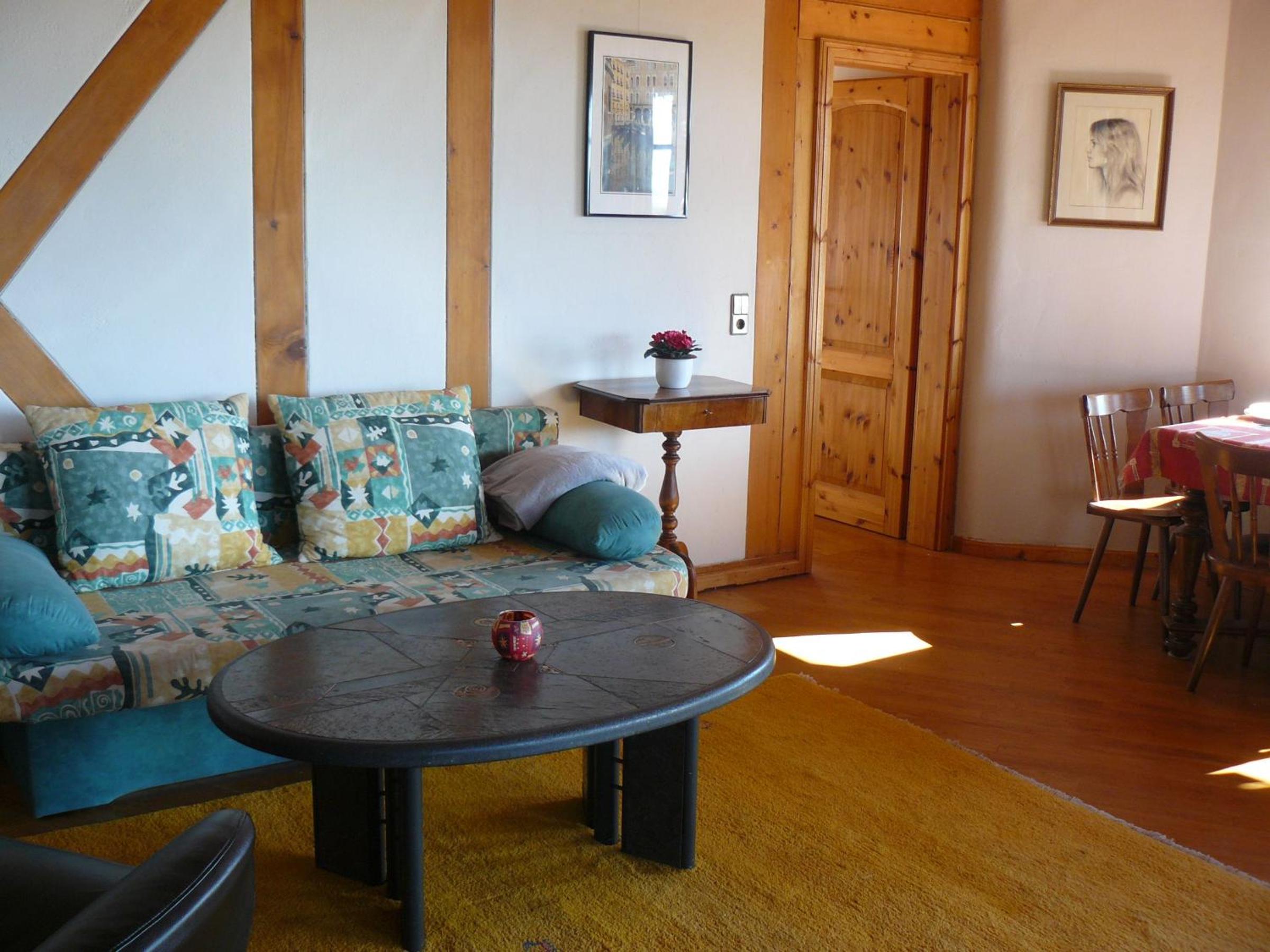 One-Bedroom Apartment with Lake View photo 1