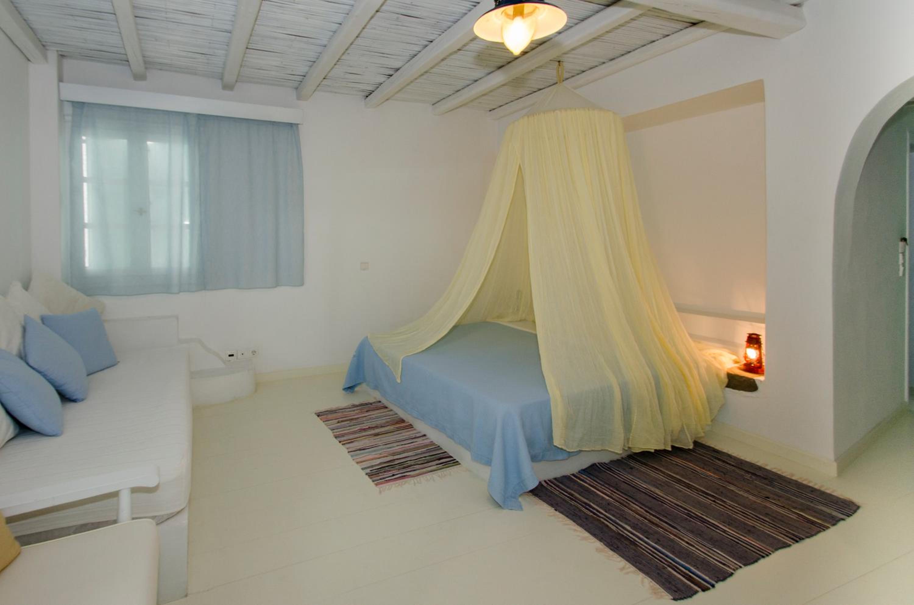 Studio with Spa Bath photo 1