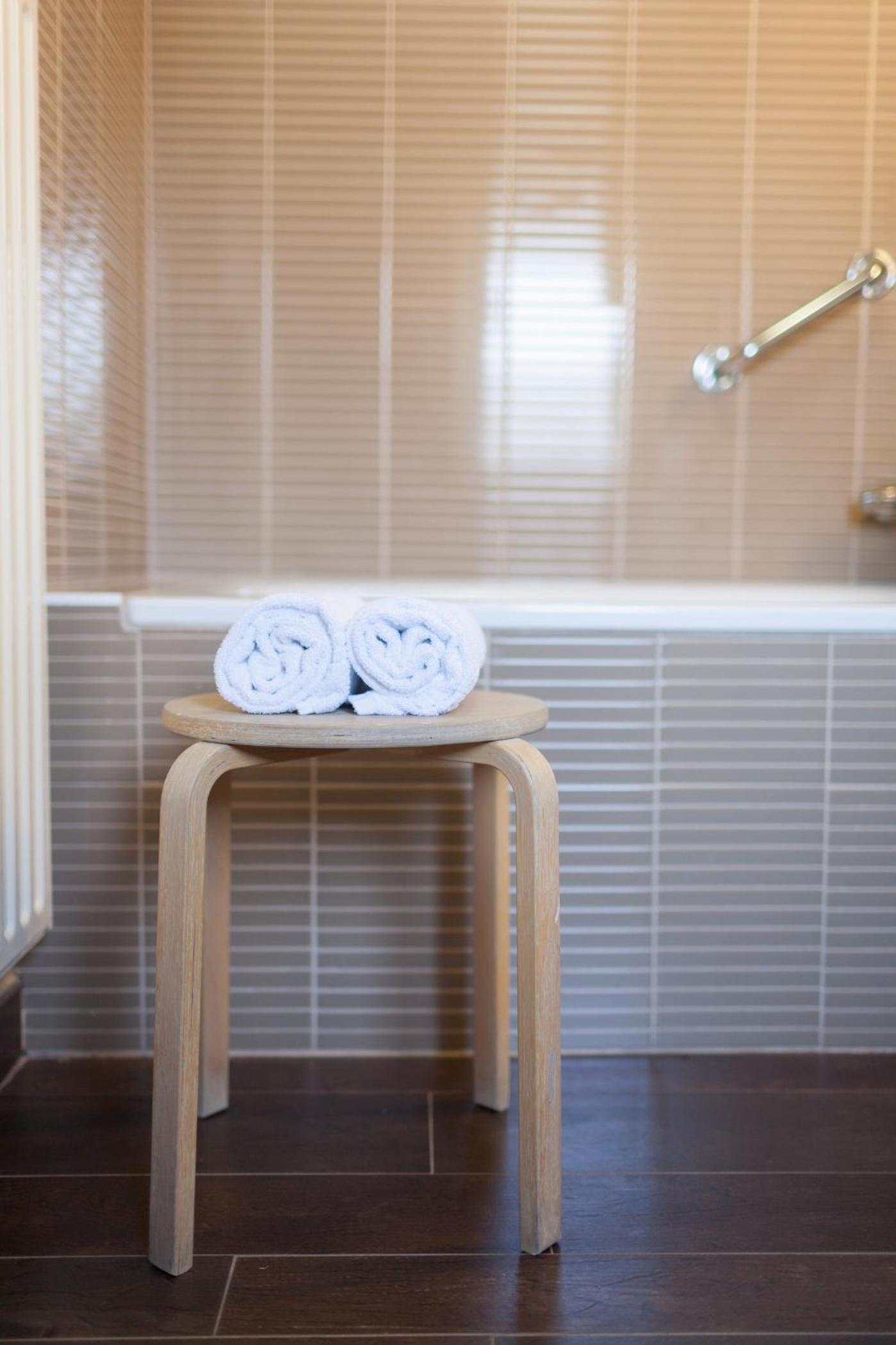 Double Room with Bath - Photo 4