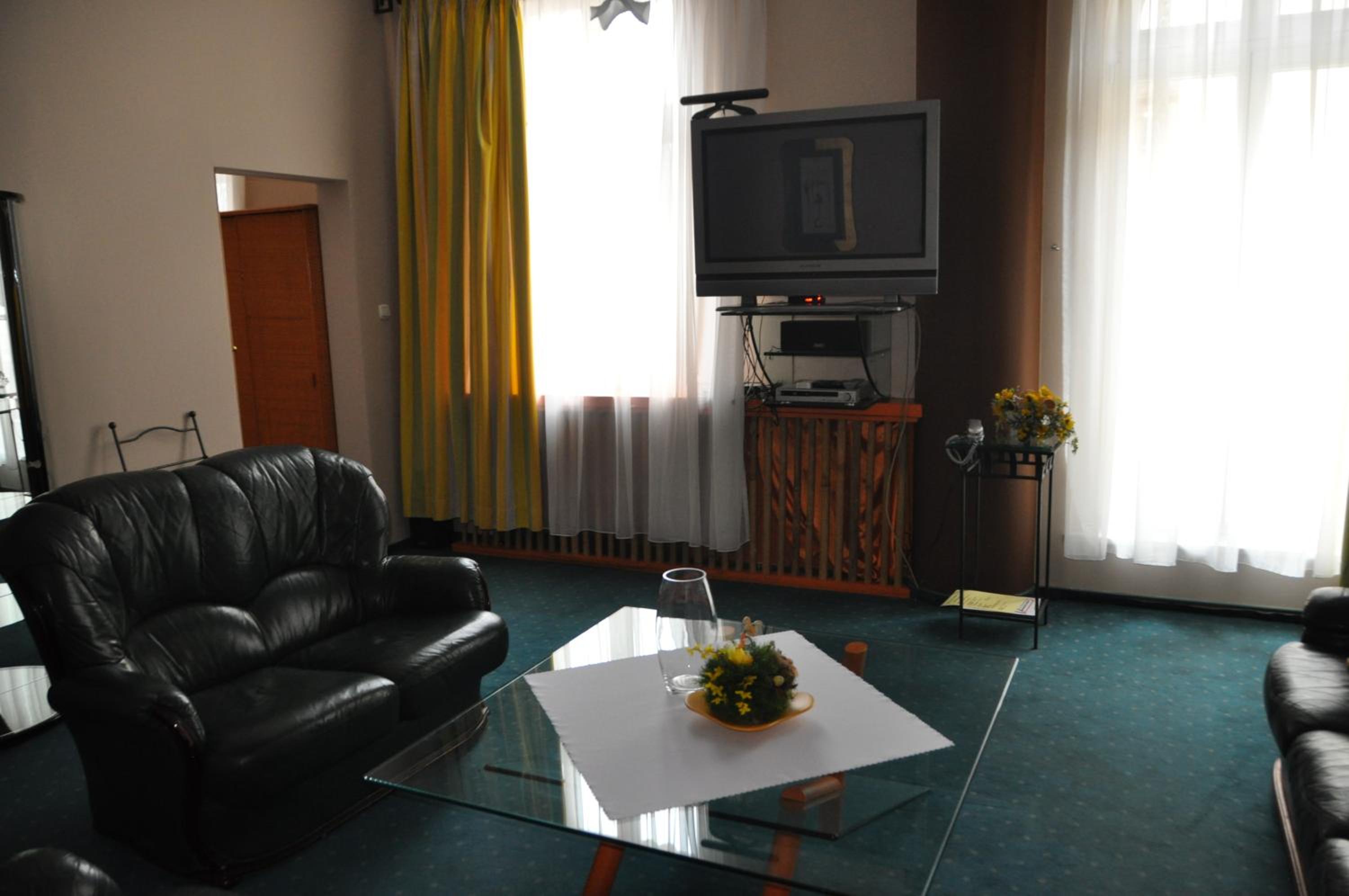 Apartment photo 3