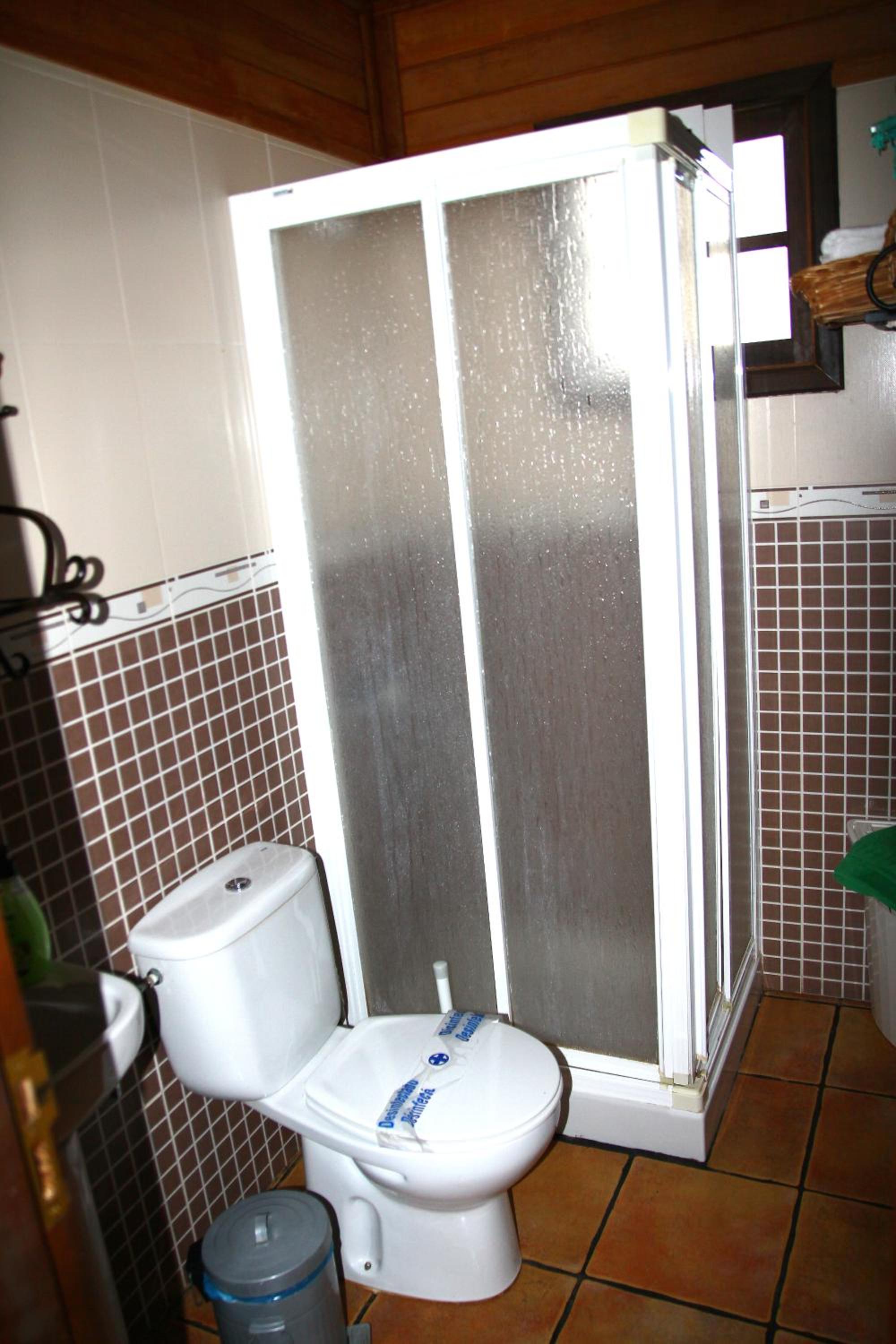Quadruple Room - Photo 8