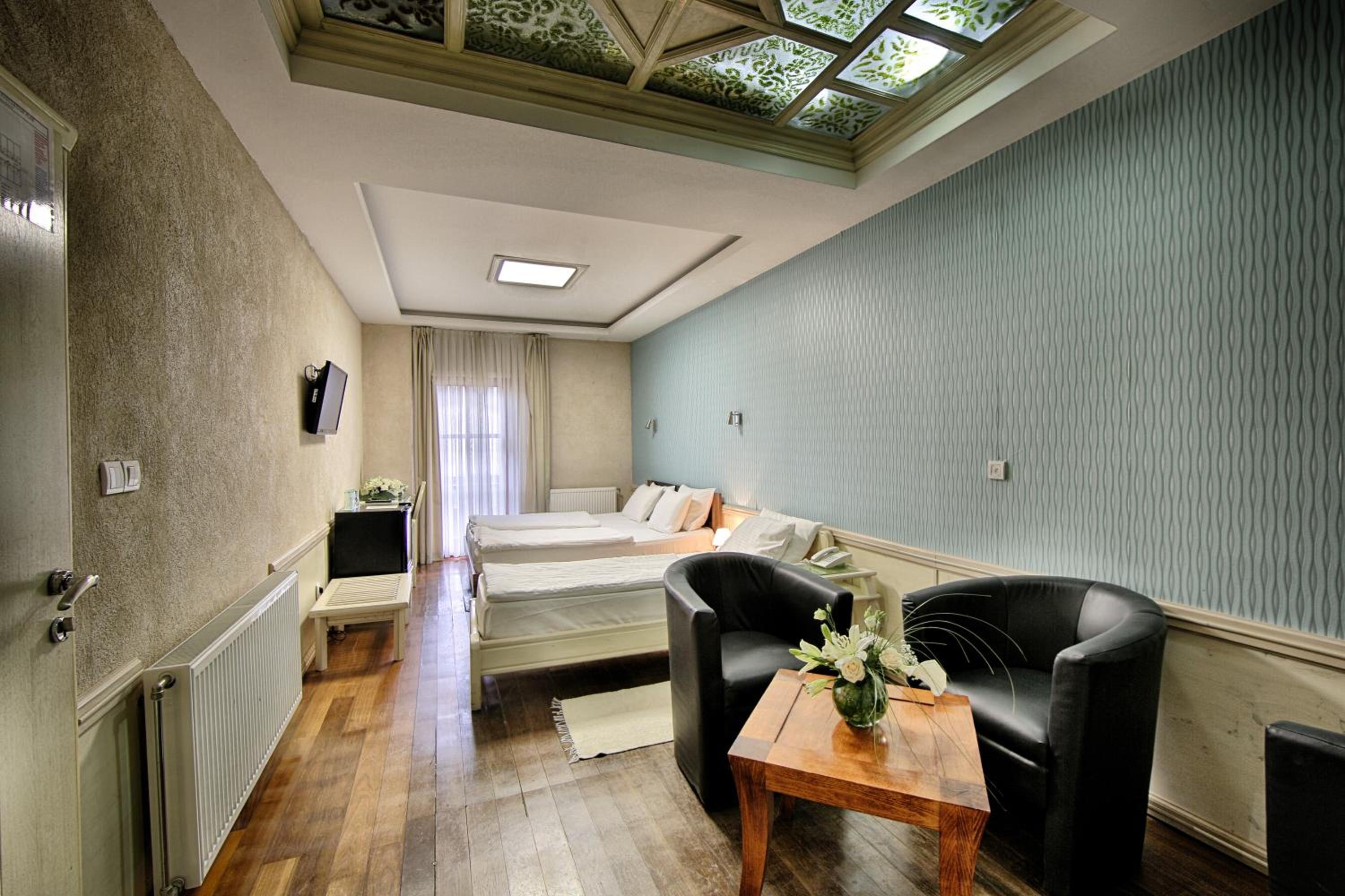 Triple Room - Photo 8