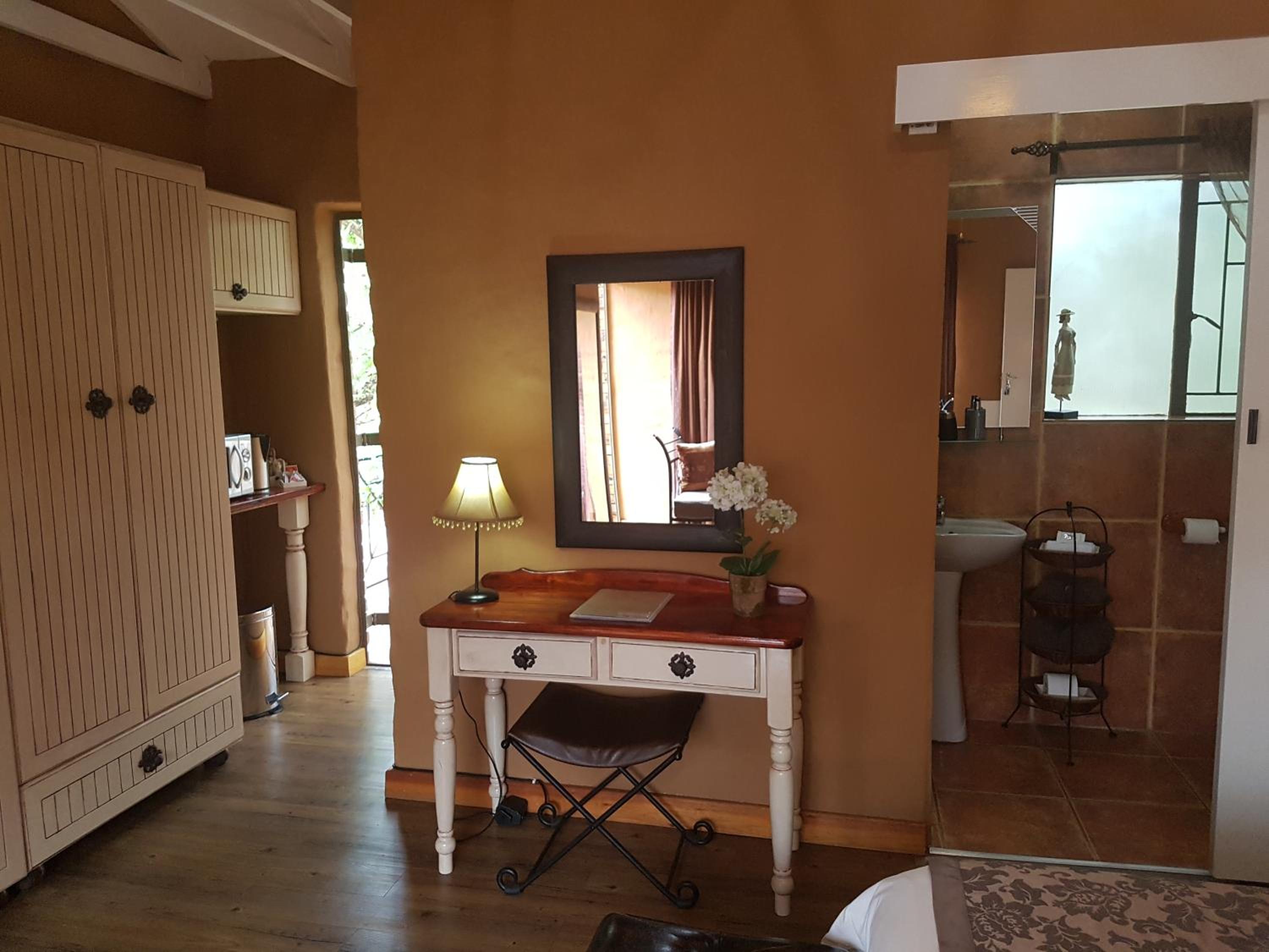 Deluxe Double or Twin Room with Balcony photo 3