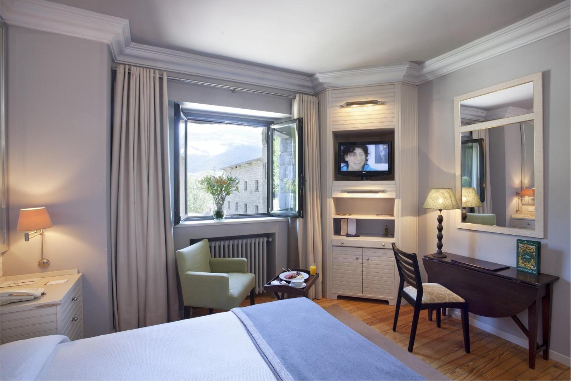 Standard Double Room - Photo 2