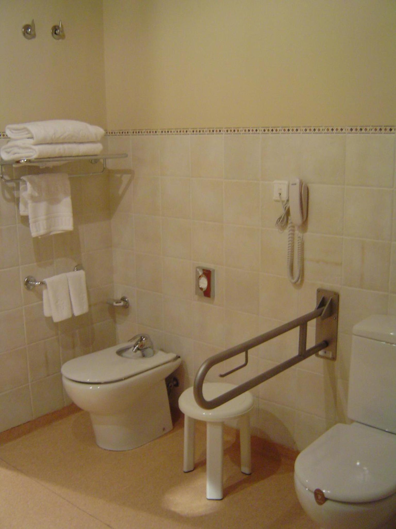 Double Room - Disability Access - Photo 2