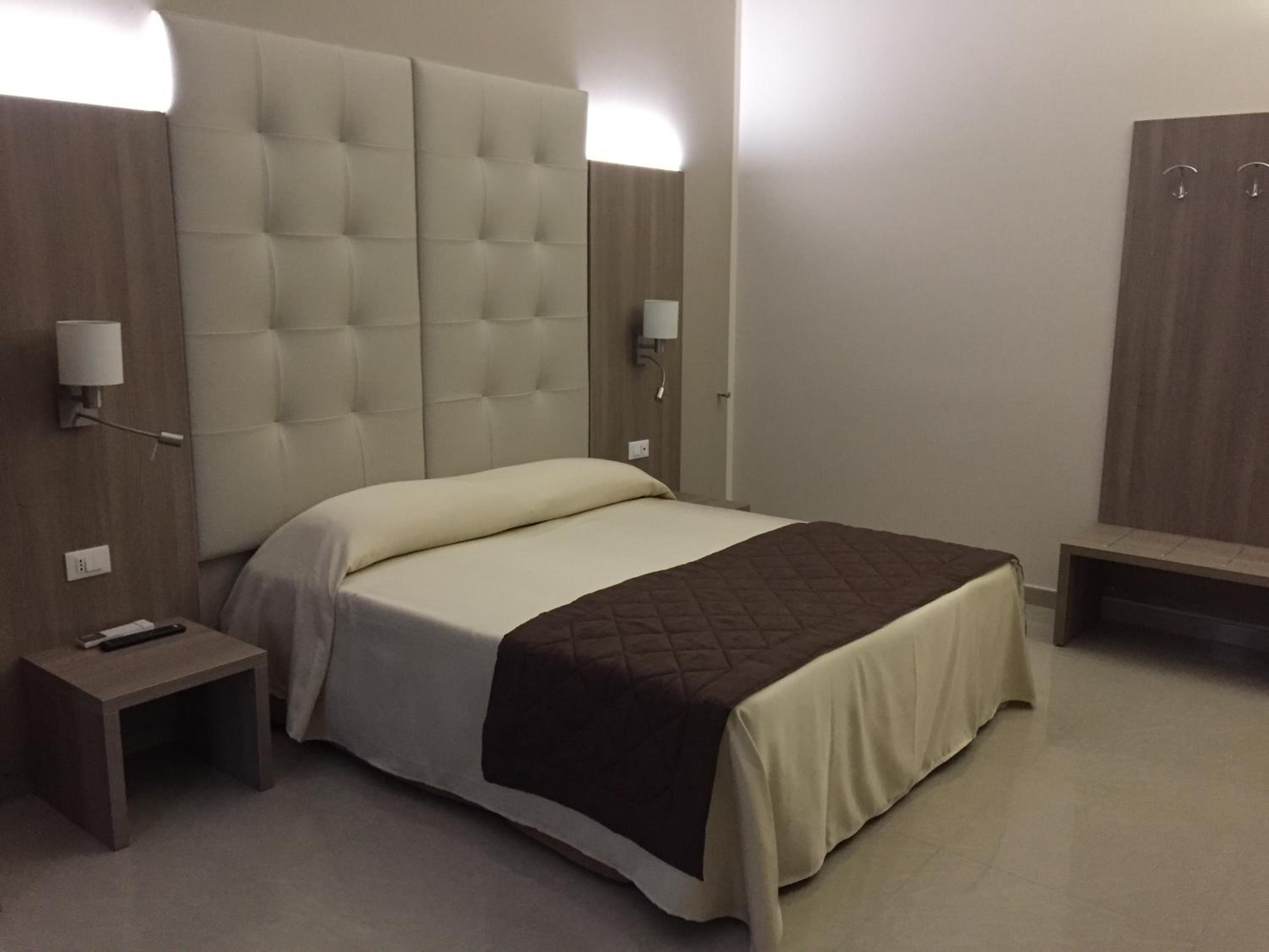 Superior Quadruple Room - Photo 2