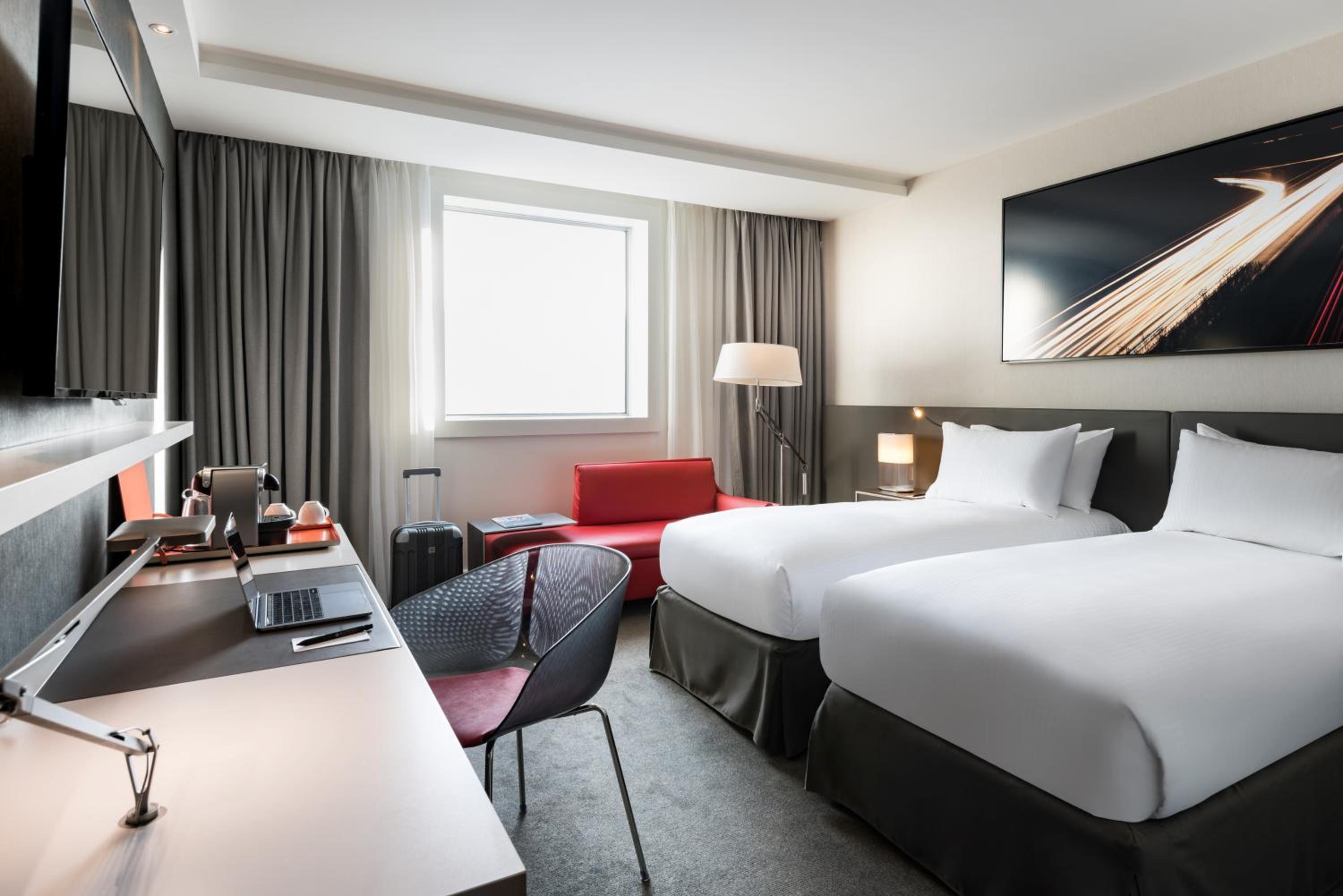 Deluxe Twin Room with View - Photo 7