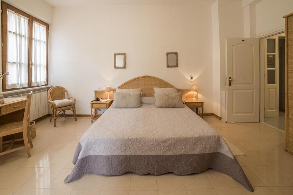 Triple Room - Photo 1