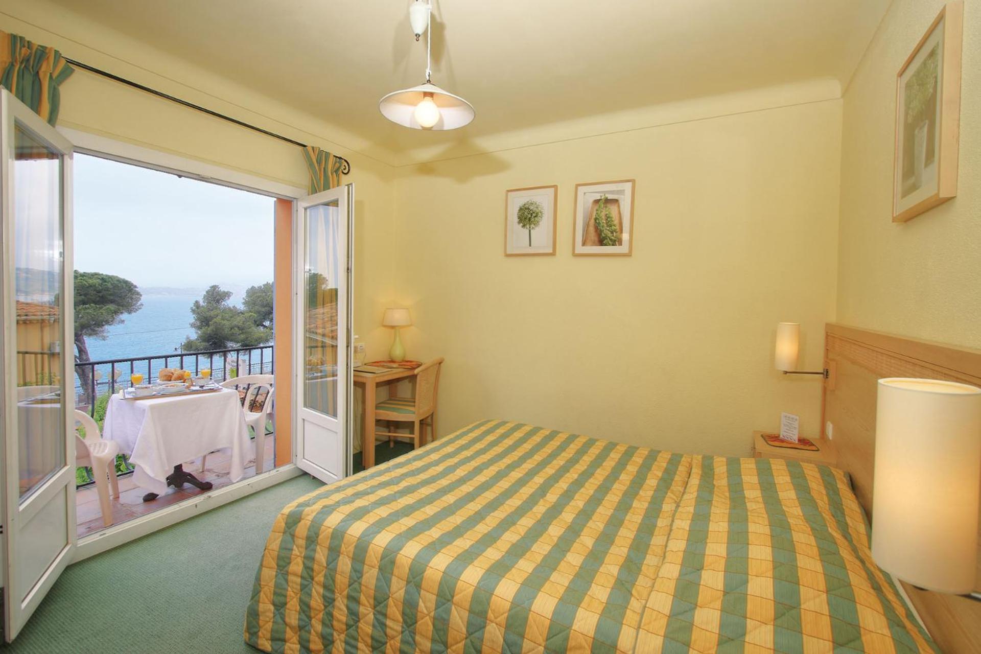 Room with Balcony and Sea View