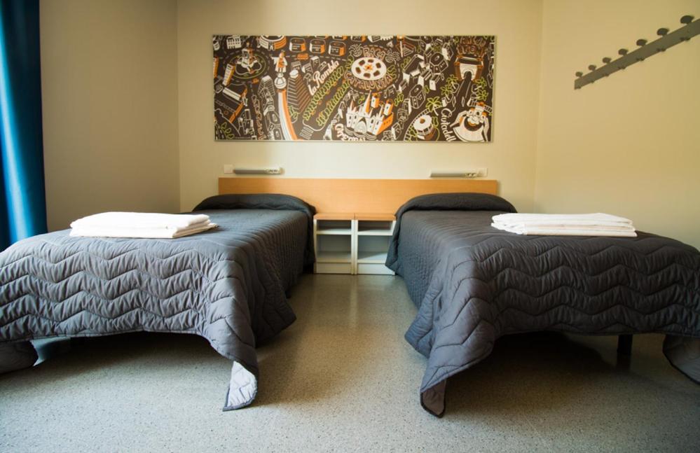 Twin Room with Private Bathroom photo 1