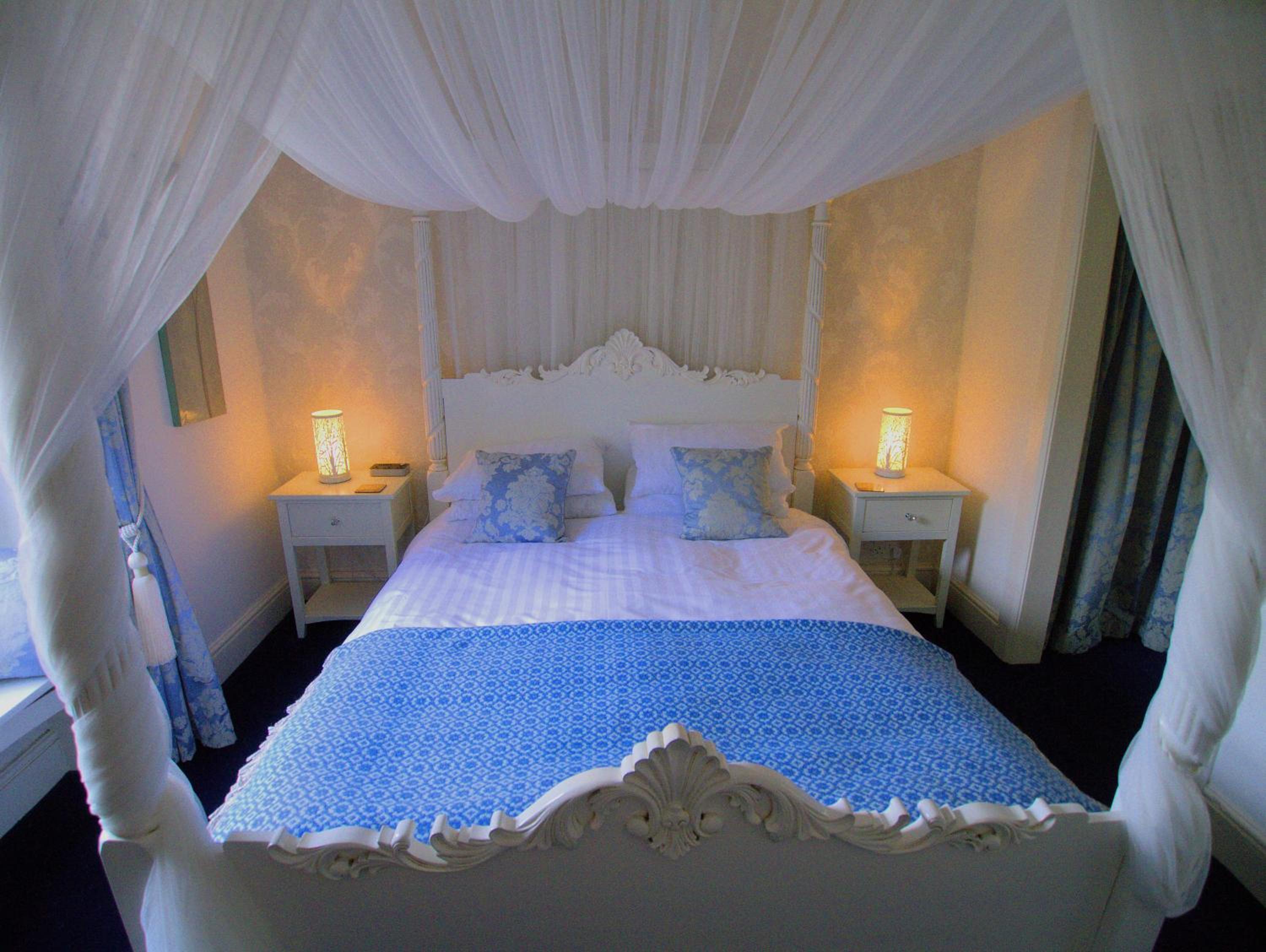 four Poster King Room  photo 3