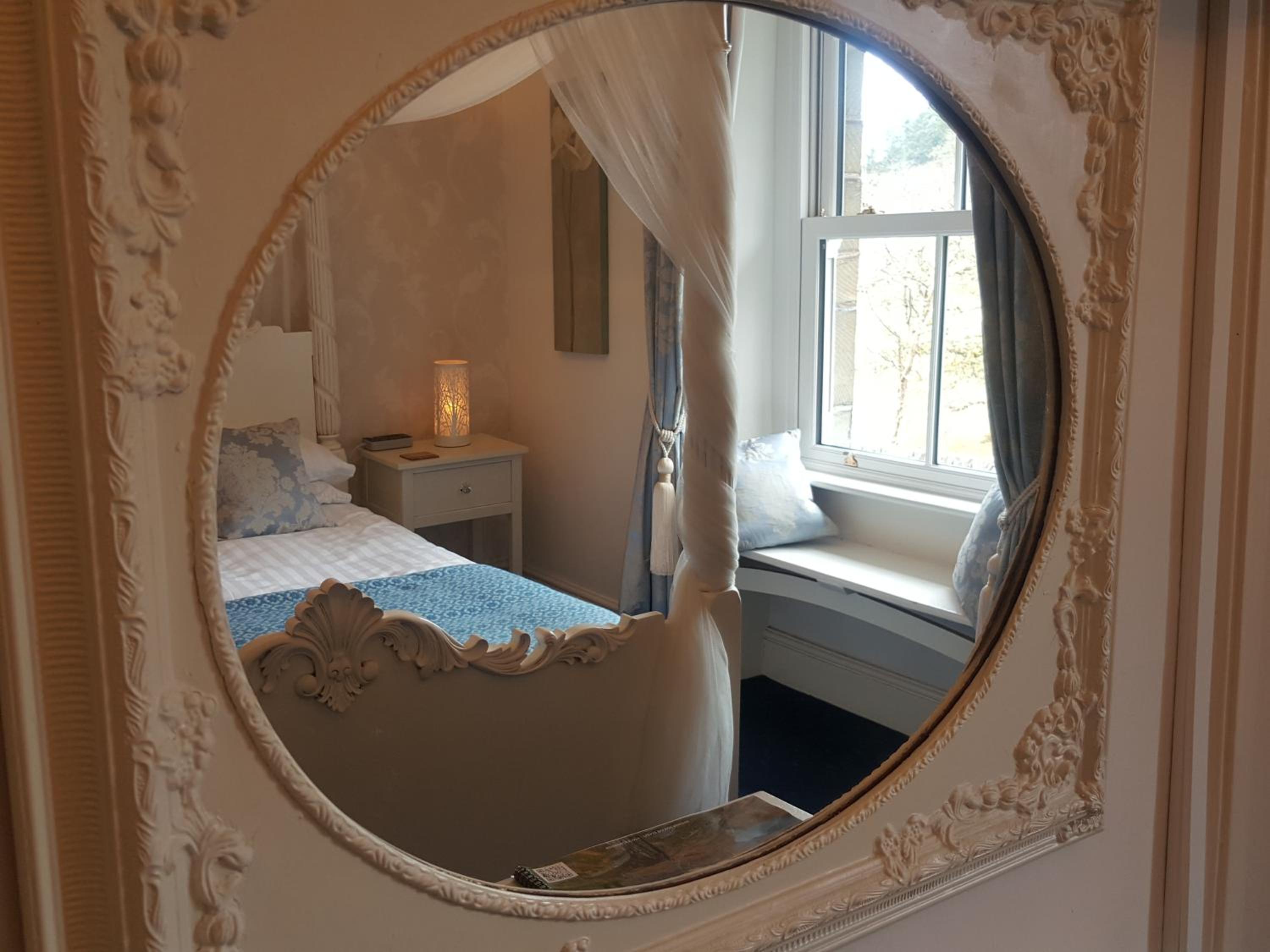 four Poster King Room  photo 2