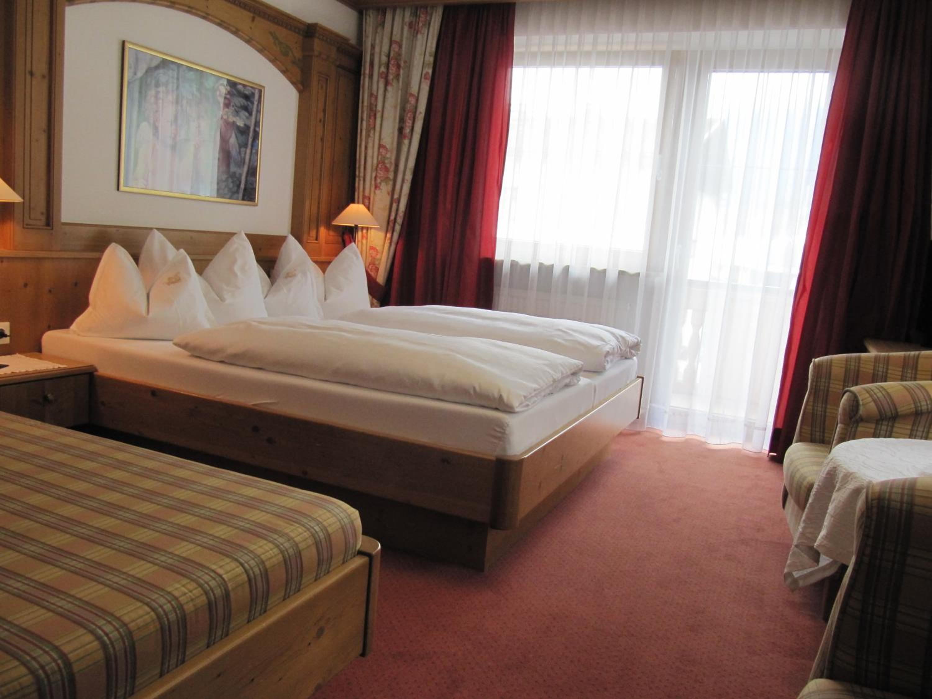 Basic Triple Room photo 3