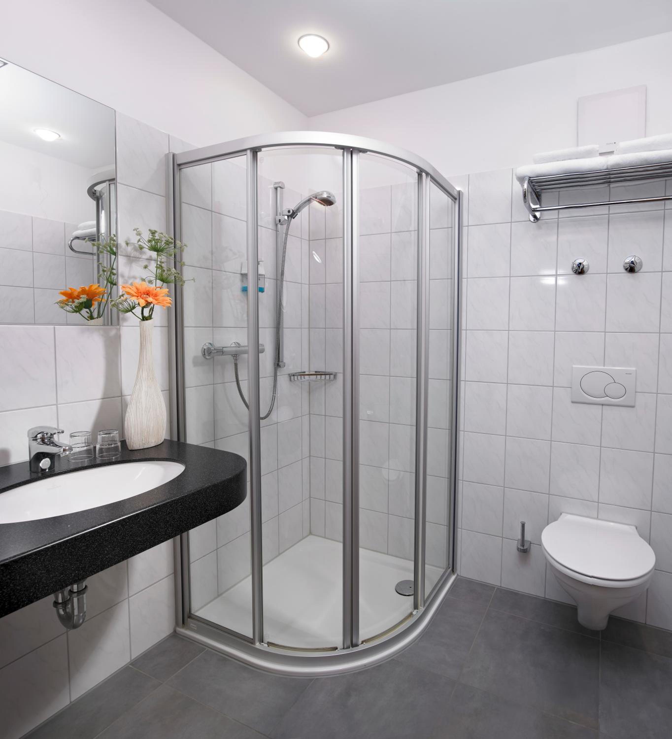 Standard Double Room - Photo 2