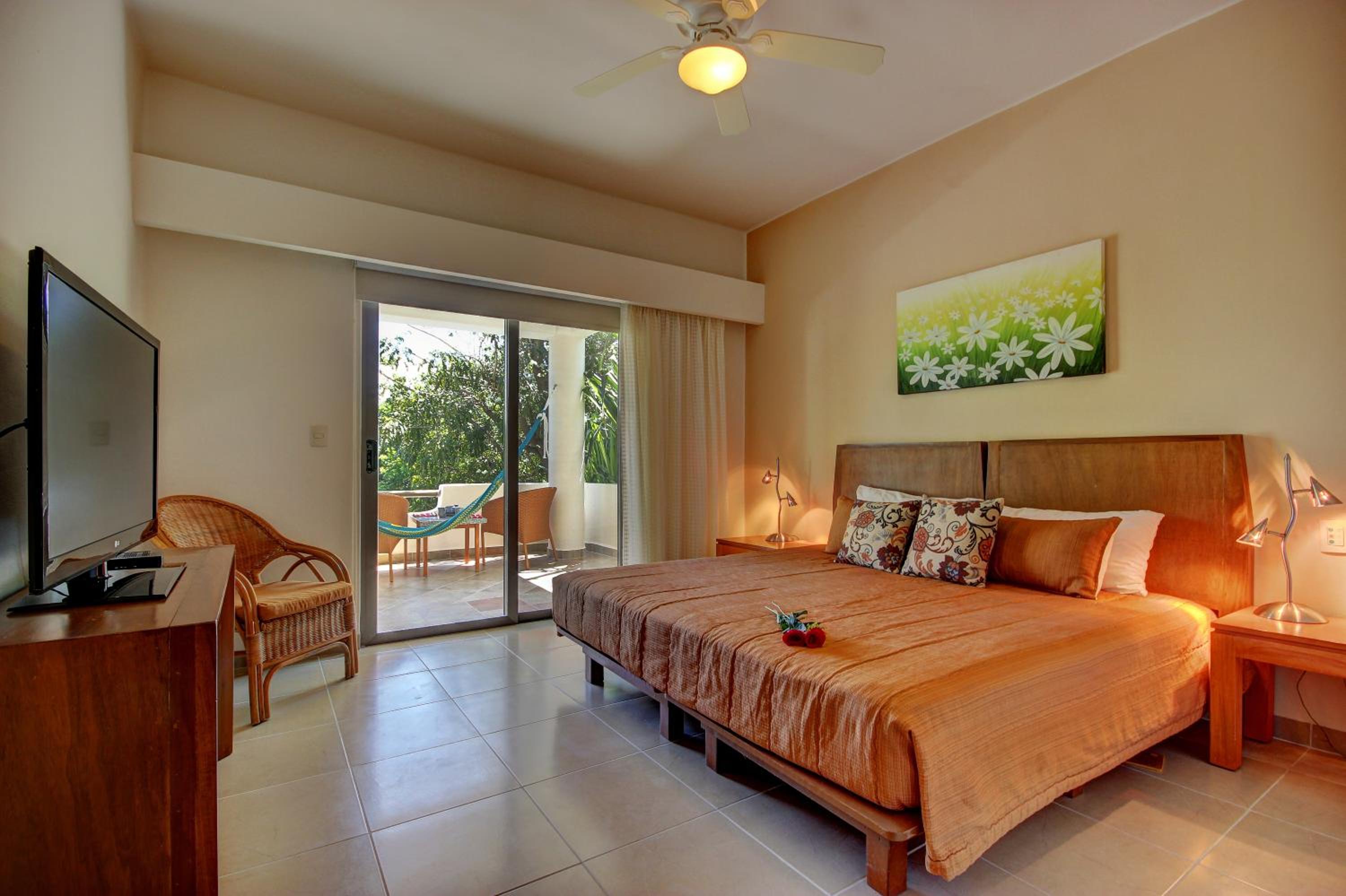 Riviera Three-Bedroom Apartment  - Photo 1