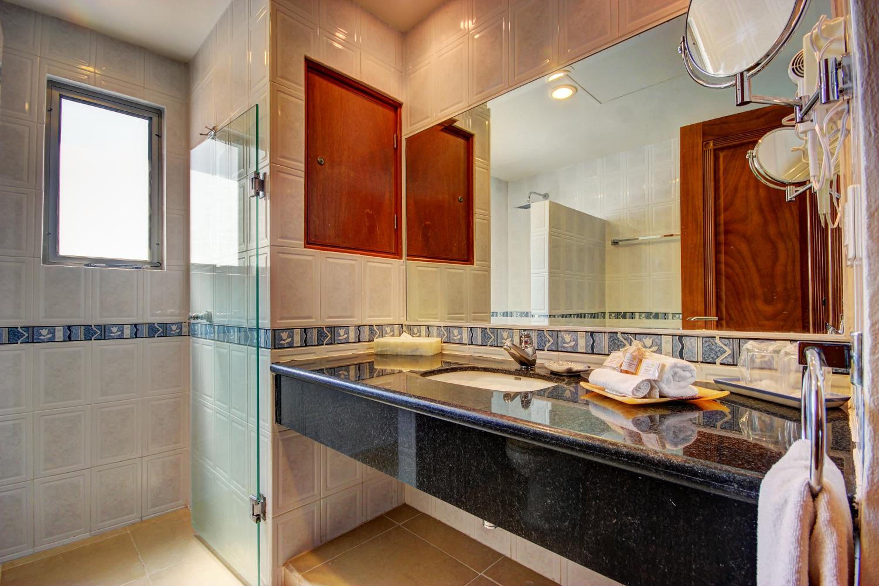 Riviera Three-Bedroom Apartment  - Photo 3