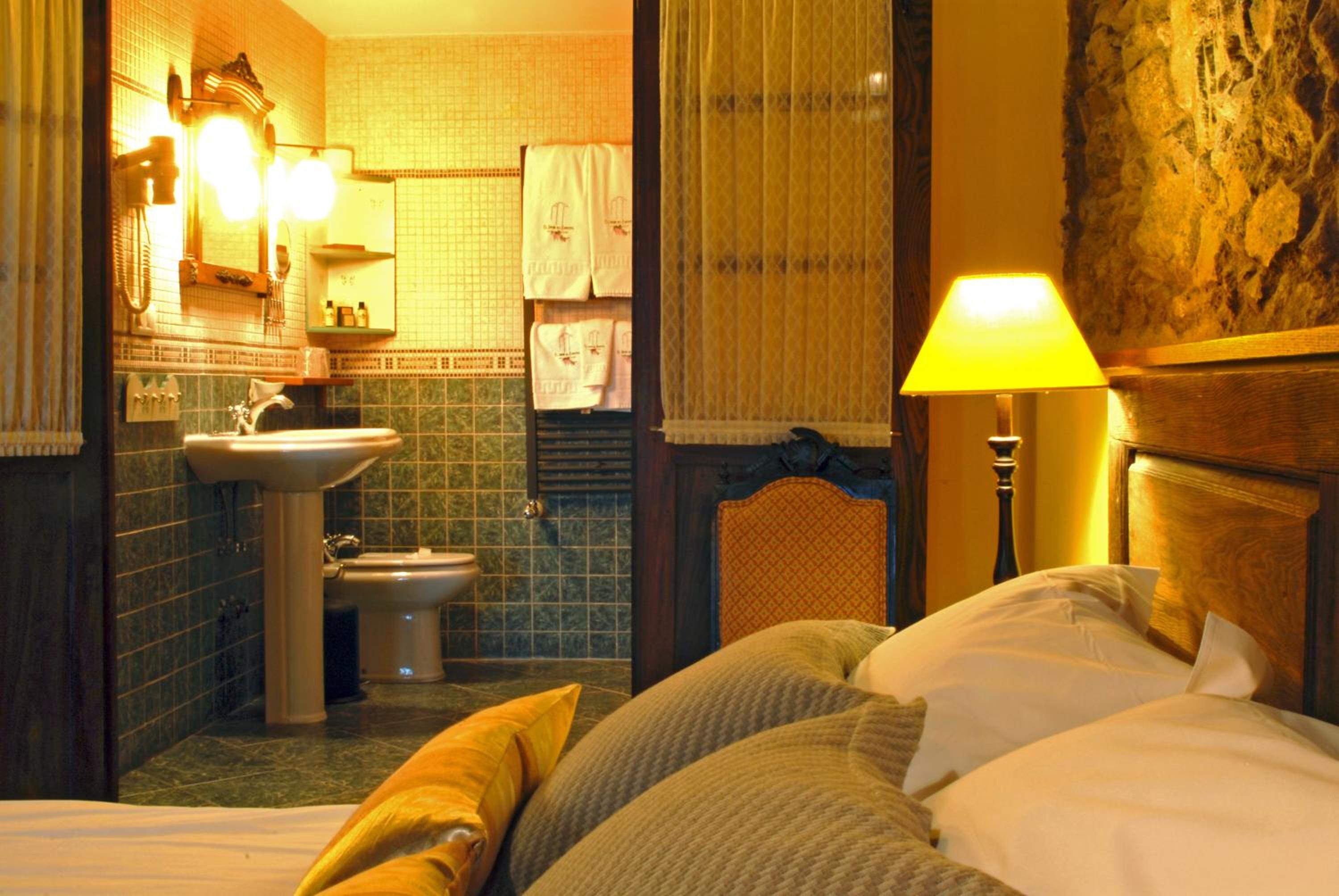 Superior Double Room with Garden View - Photo 11
