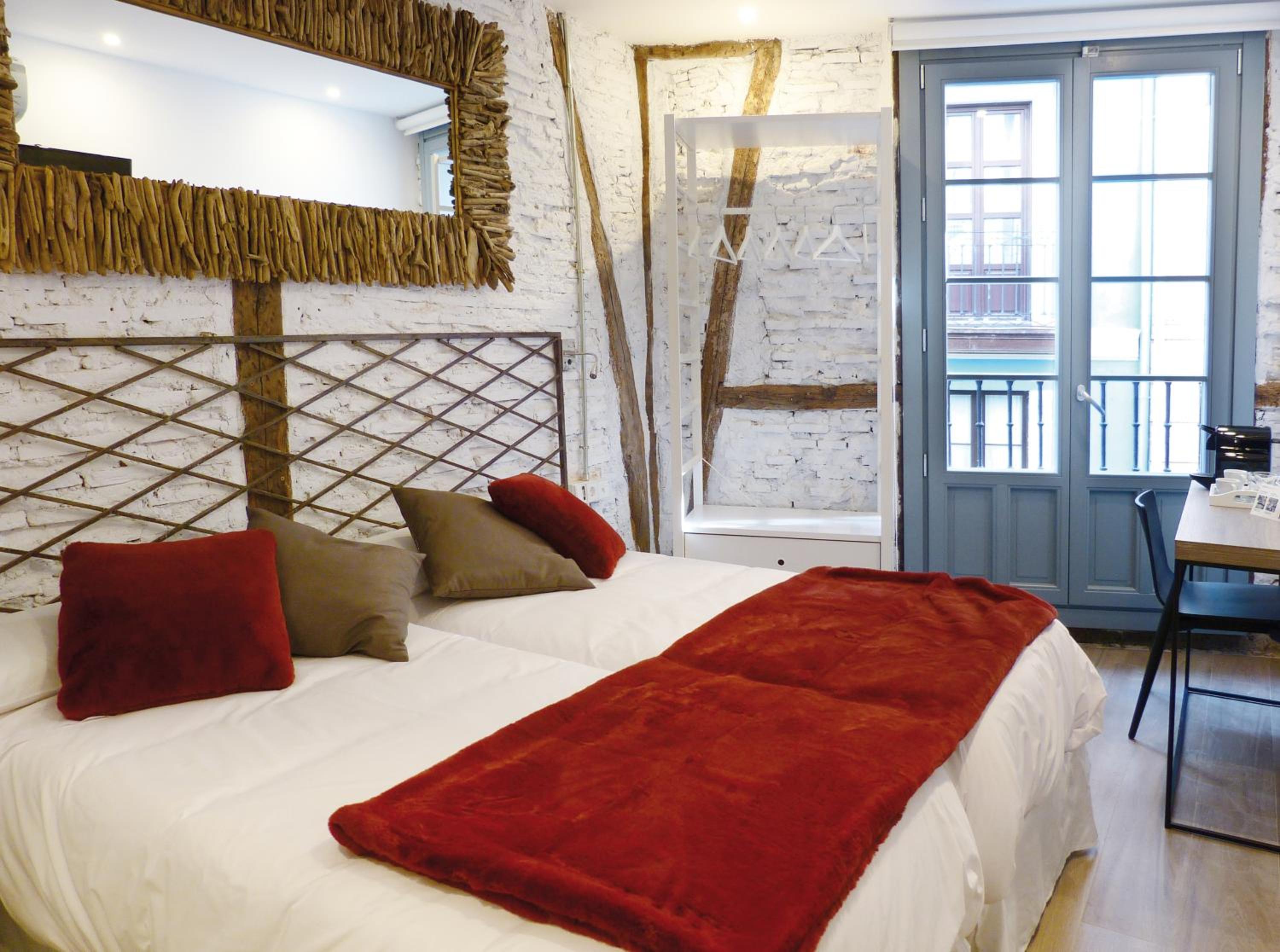 Deluxe Twin Room - Photo 1