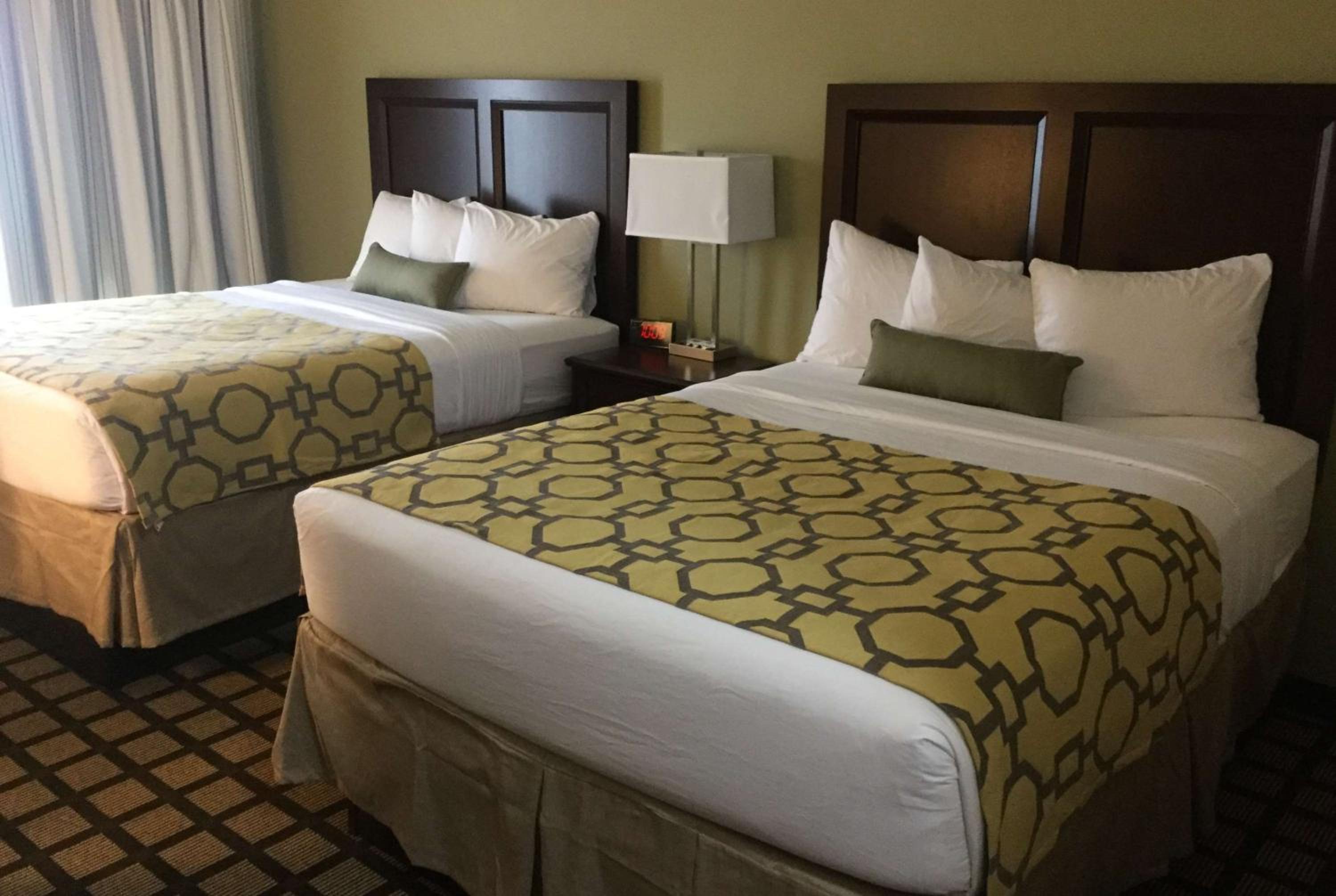 Queen Suite with Two Queen Beds photo 1