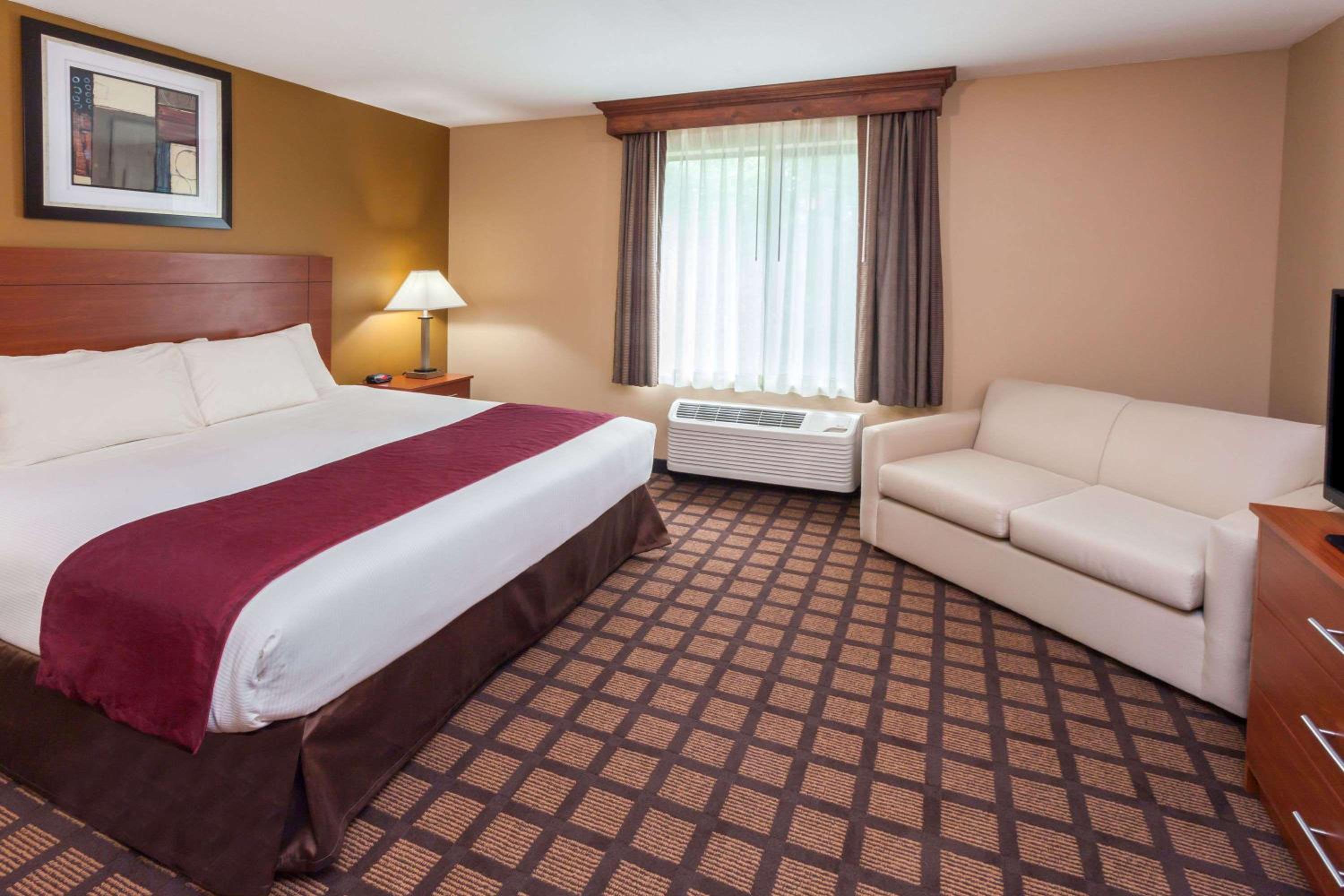 Studio Suite with Two Queen Beds - Non-Smoking - Photo 3