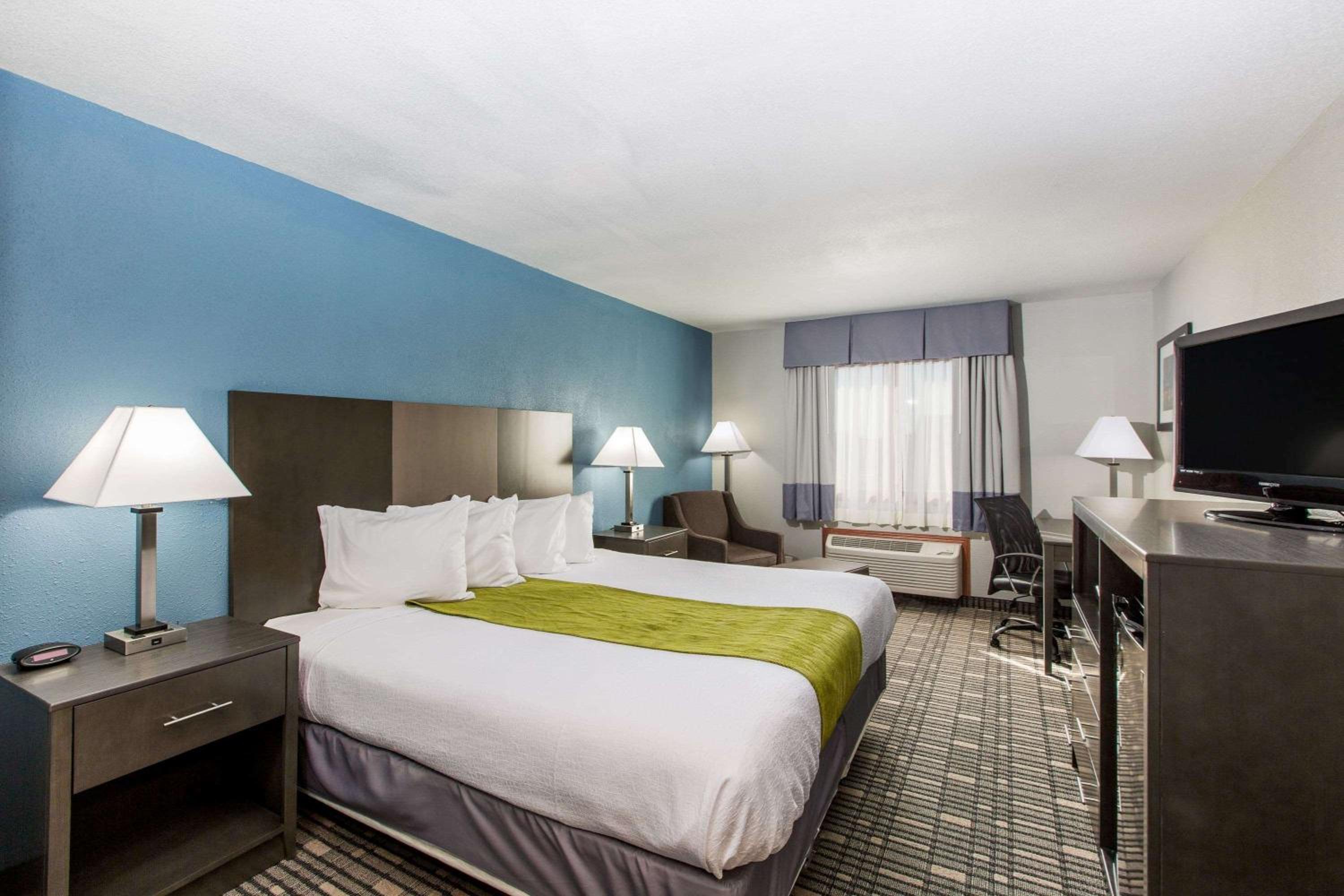 King Room- Non-Smoking - Photo 2