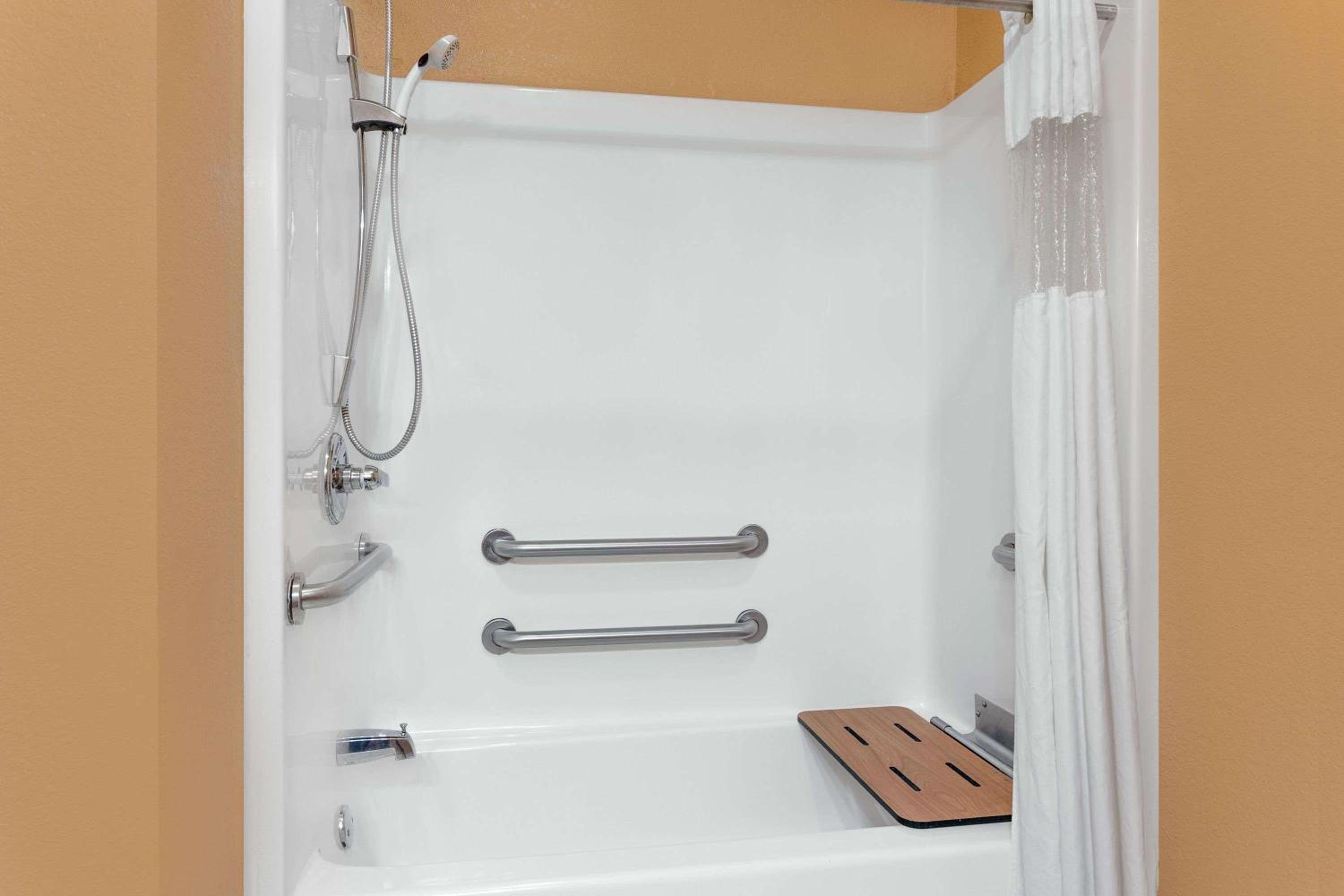 King Room - Mobility Access/Non-Smoking