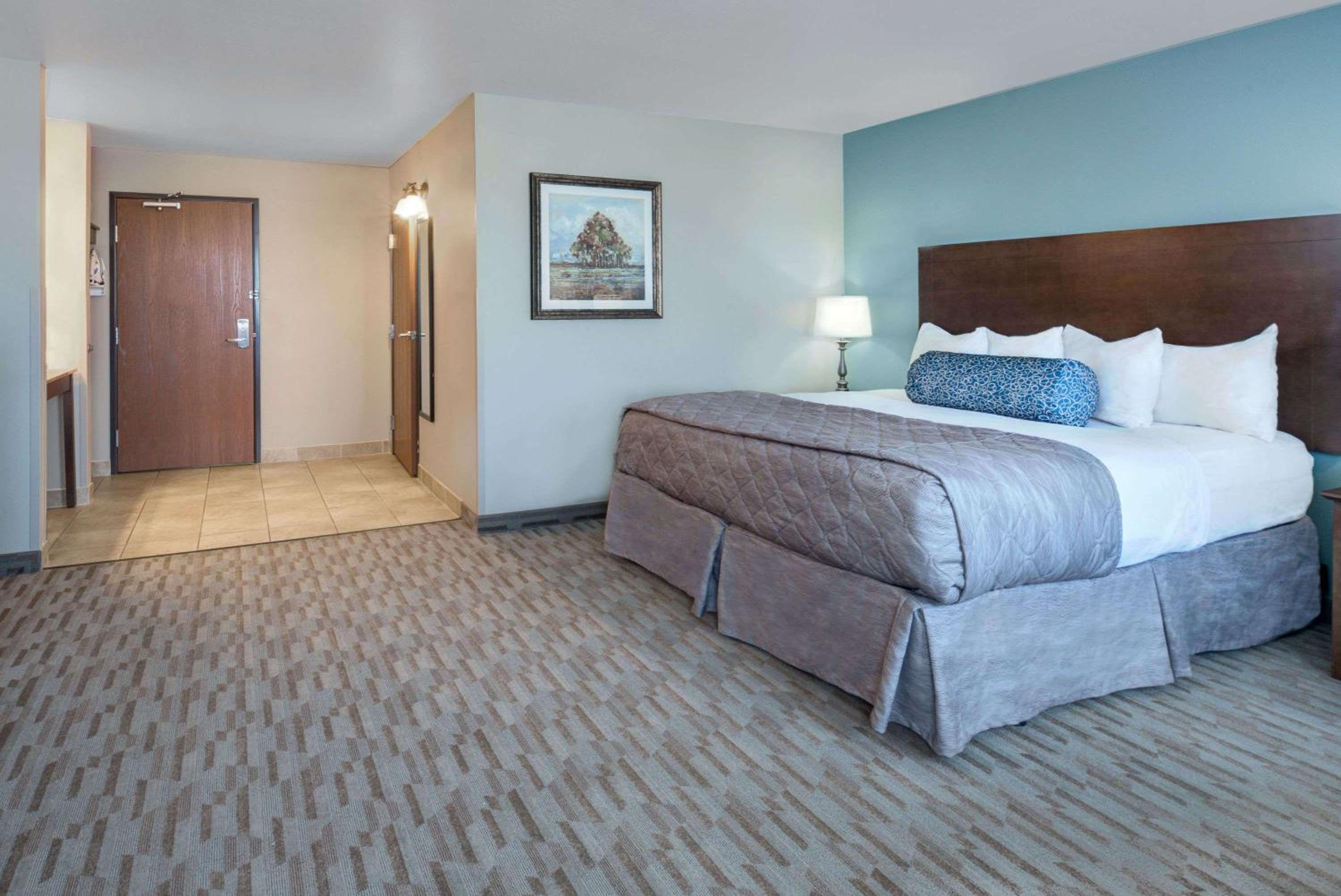 King Room - Disability Access - Non-Smoking photo 1