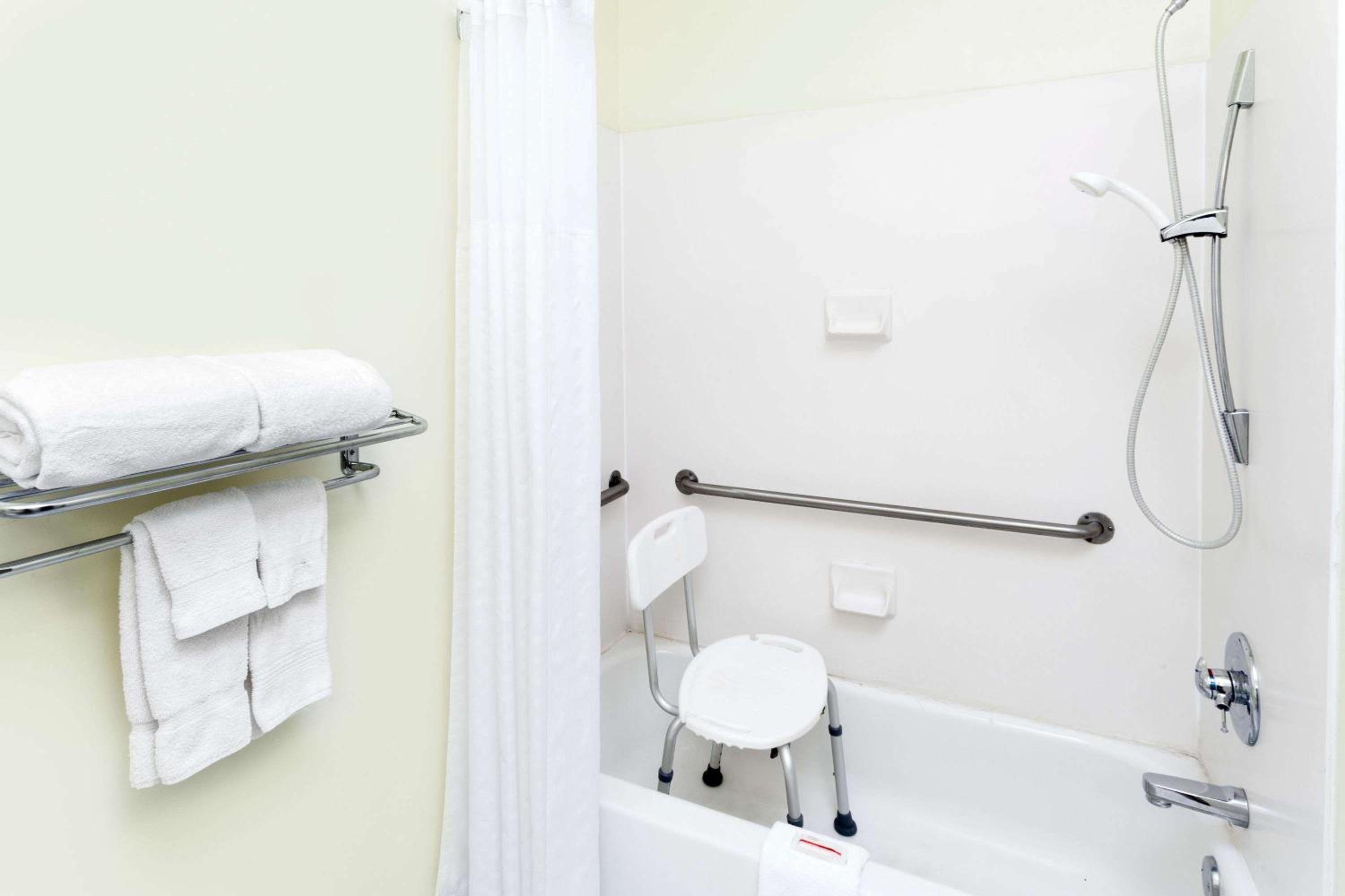 King Studio Suite - Mobility Access/Non-Smoking - Photo 7