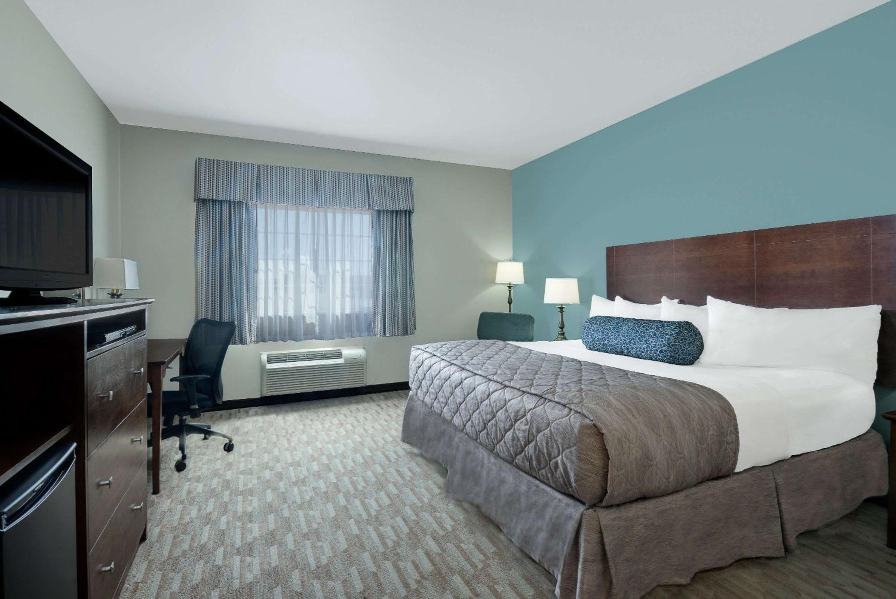 King Room - Disability Access - Non-Smoking photo 2