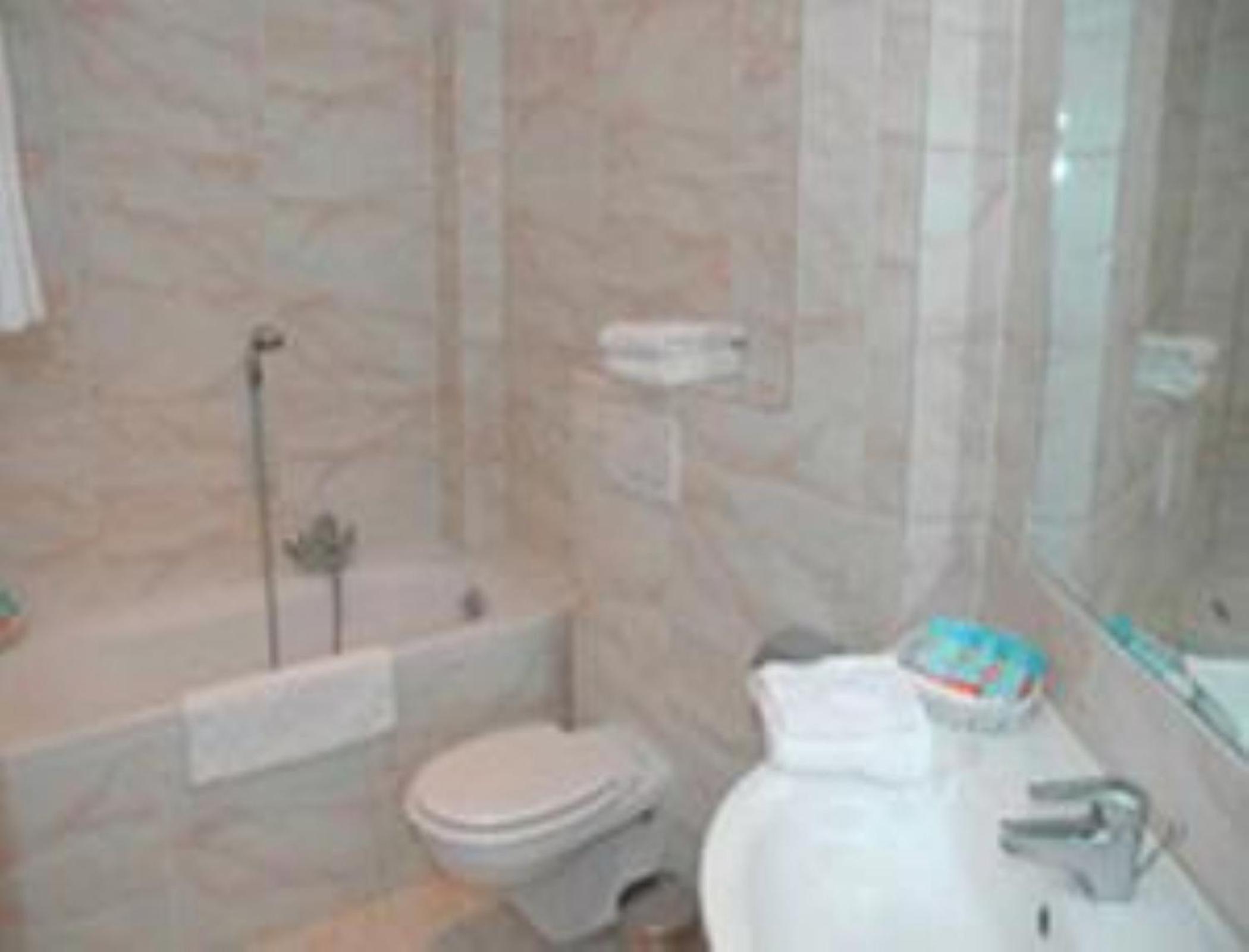 Small Double Room - Photo 2