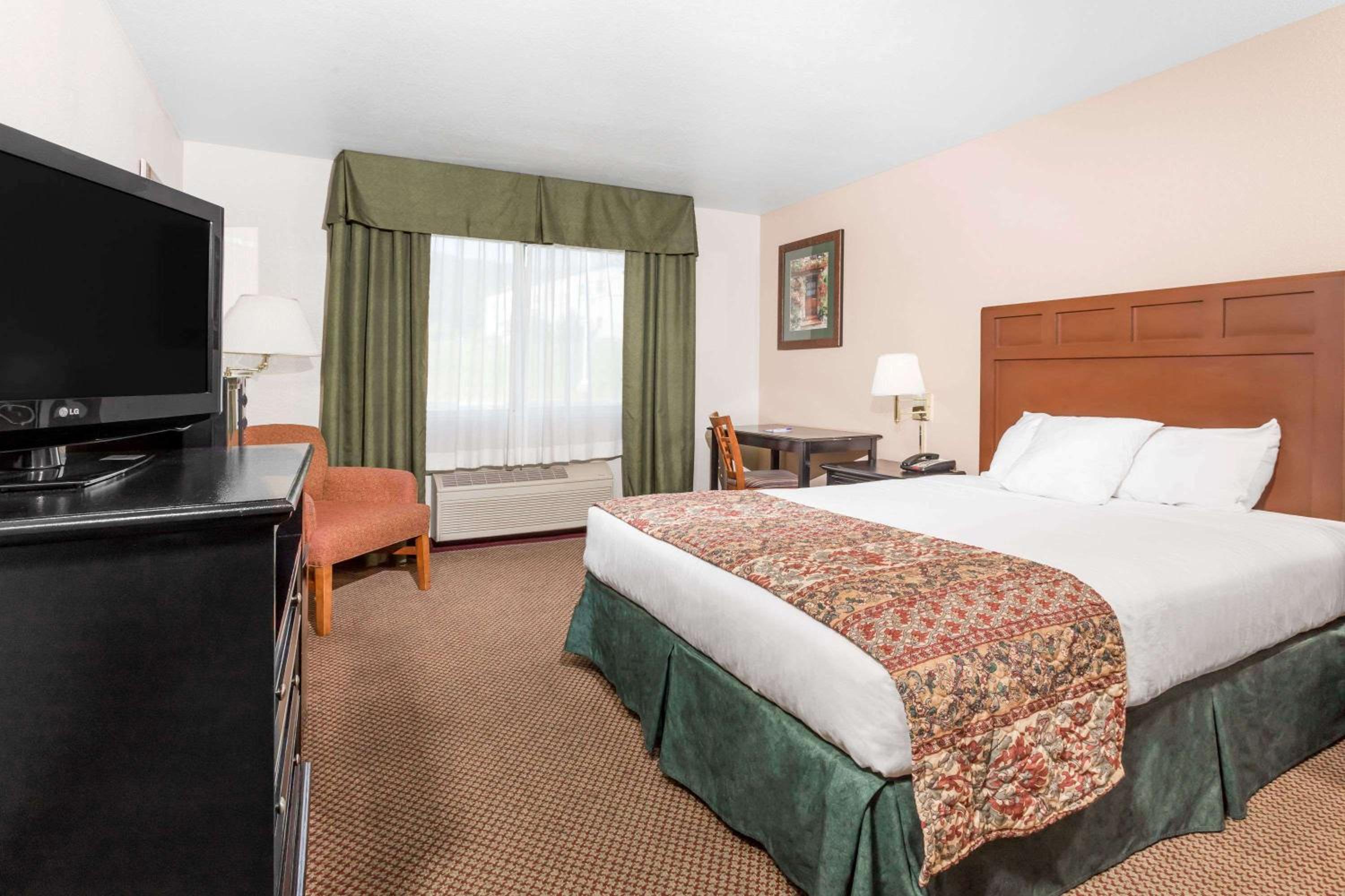 Queen Room - Disability Access/Non-Smoking - Photo 1