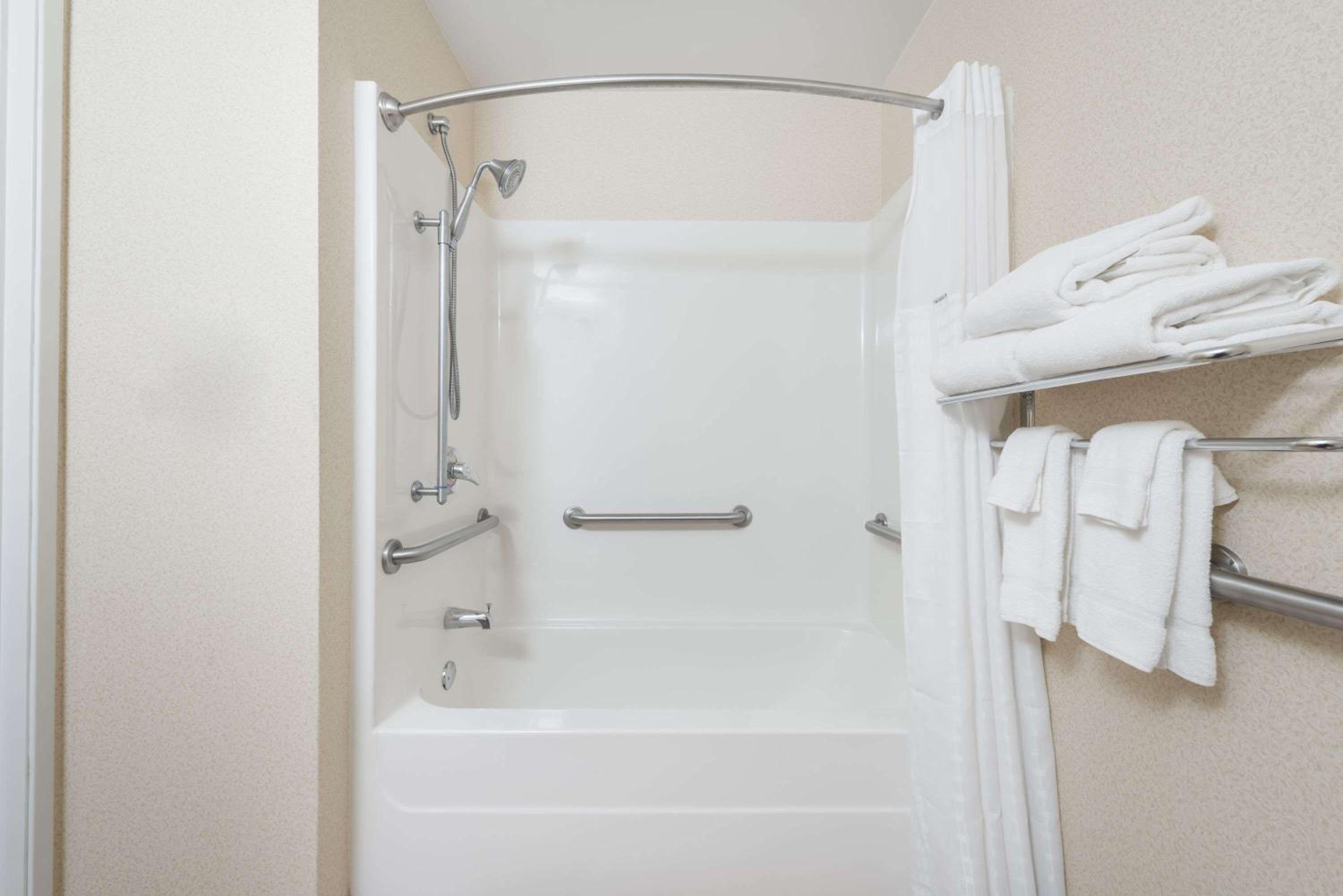 Queen Room - Disability Access/Non-Smoking - Photo 5