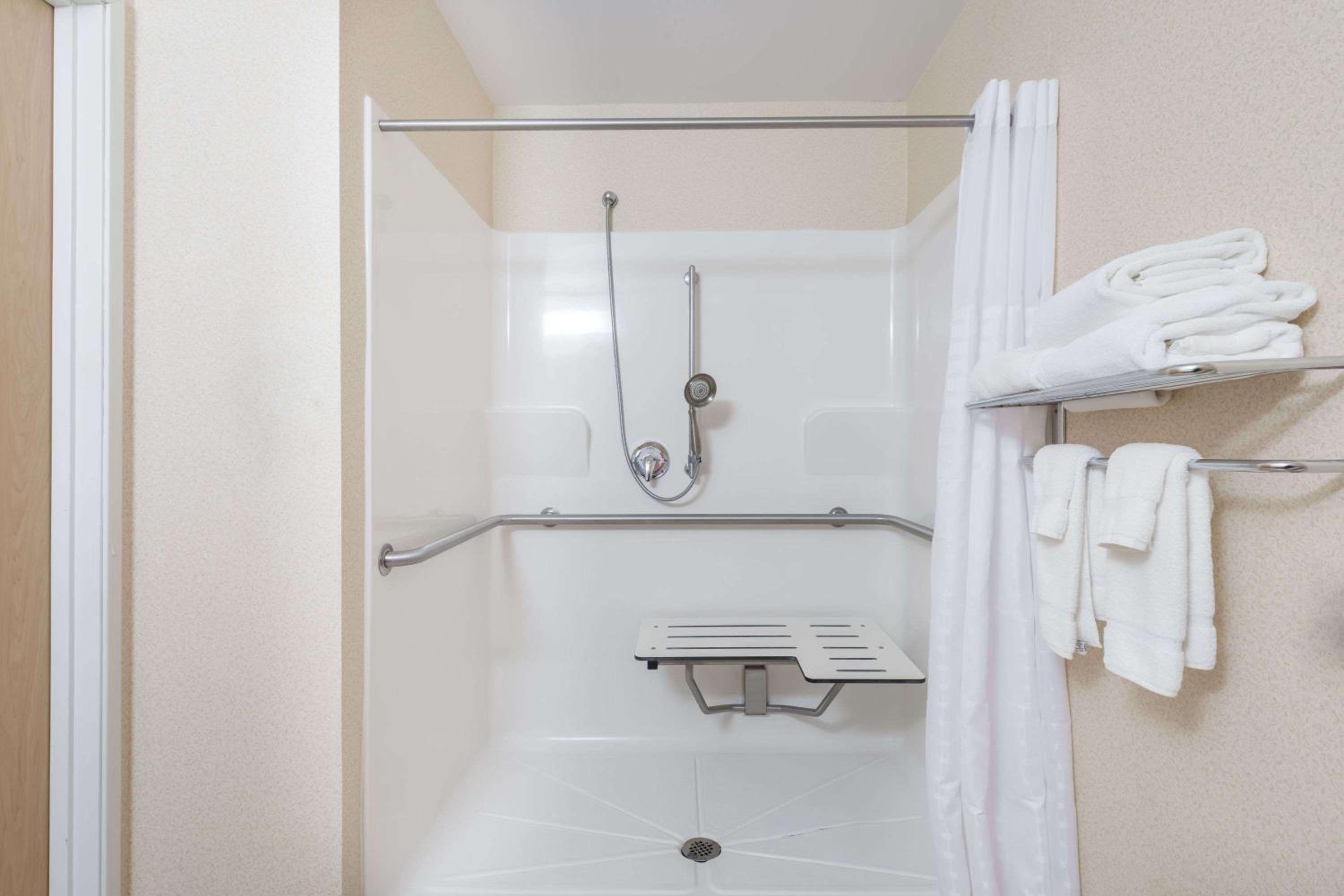 Queen Room - Disability Access/Non-Smoking - Photo 3