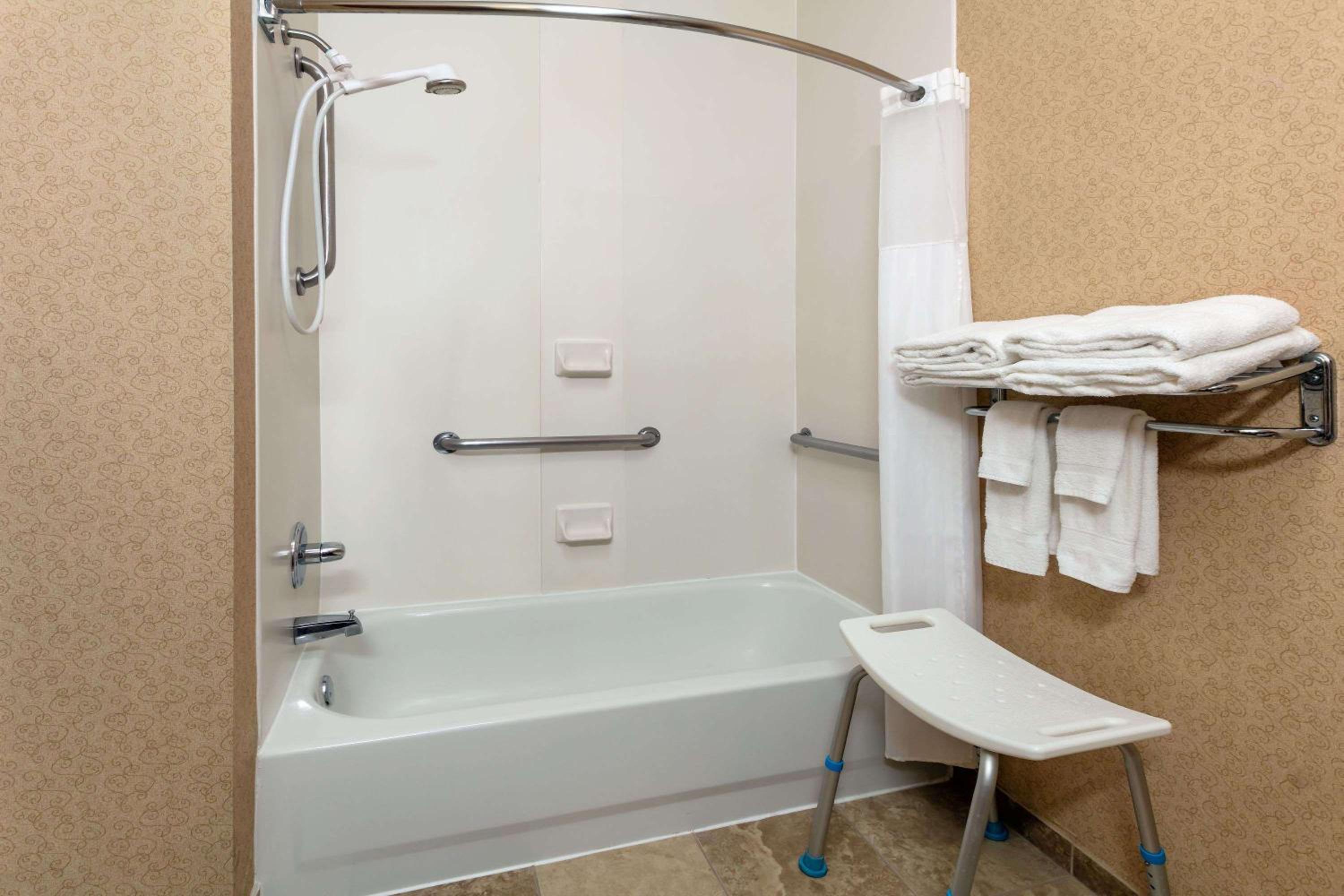 Queen Room - Disability Access/Non-Smoking - Photo 3