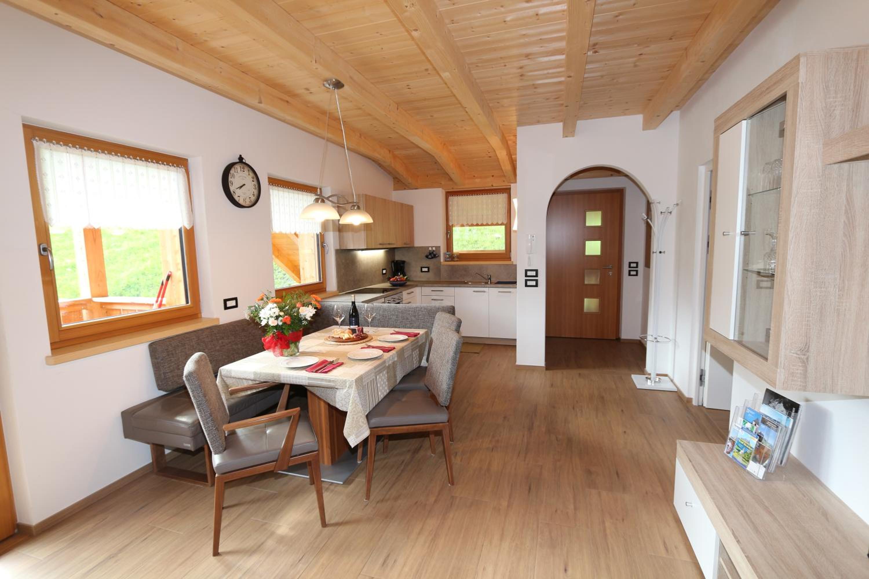 Apartment with Mountain View photo 3