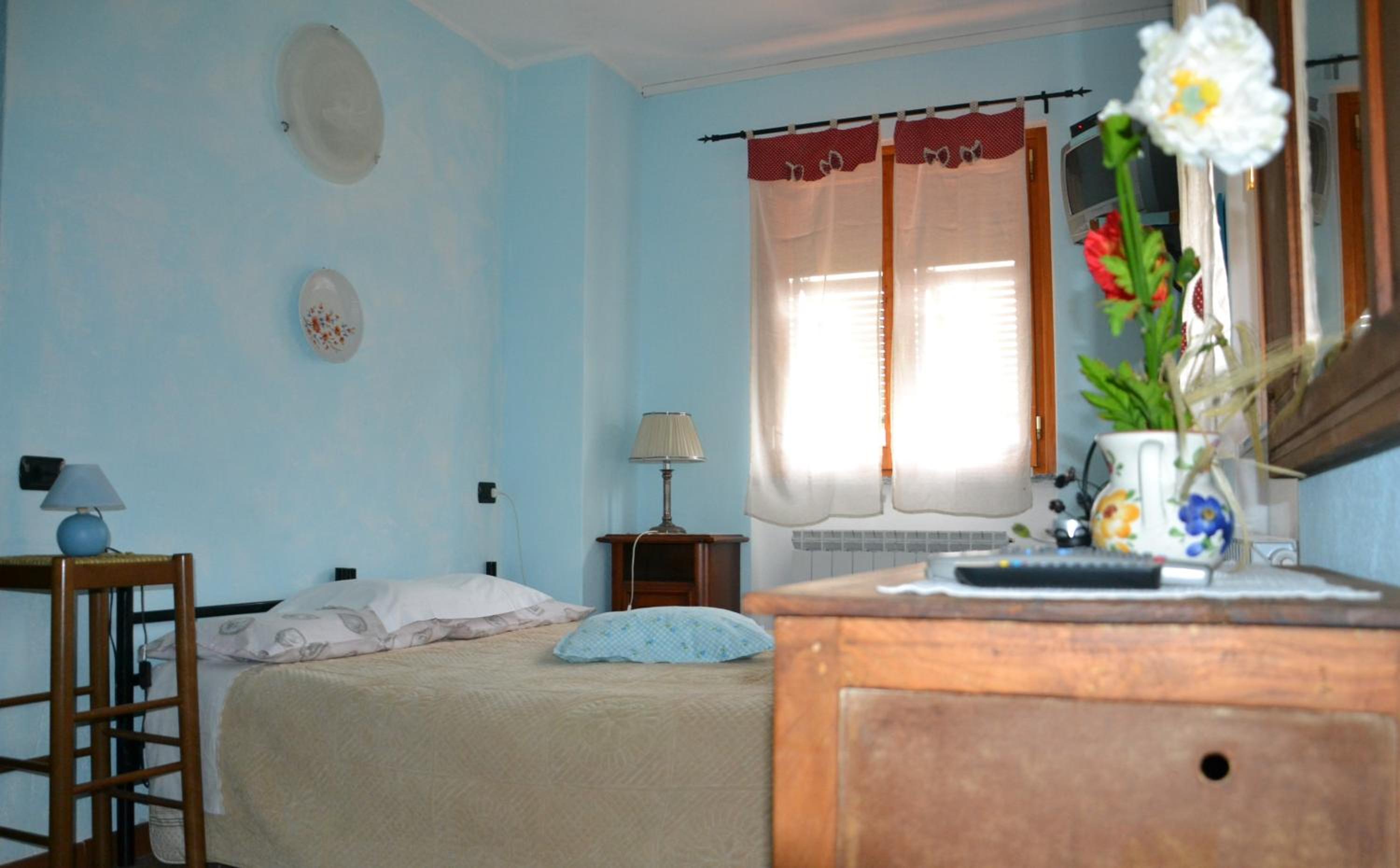 Double Room - Photo 12