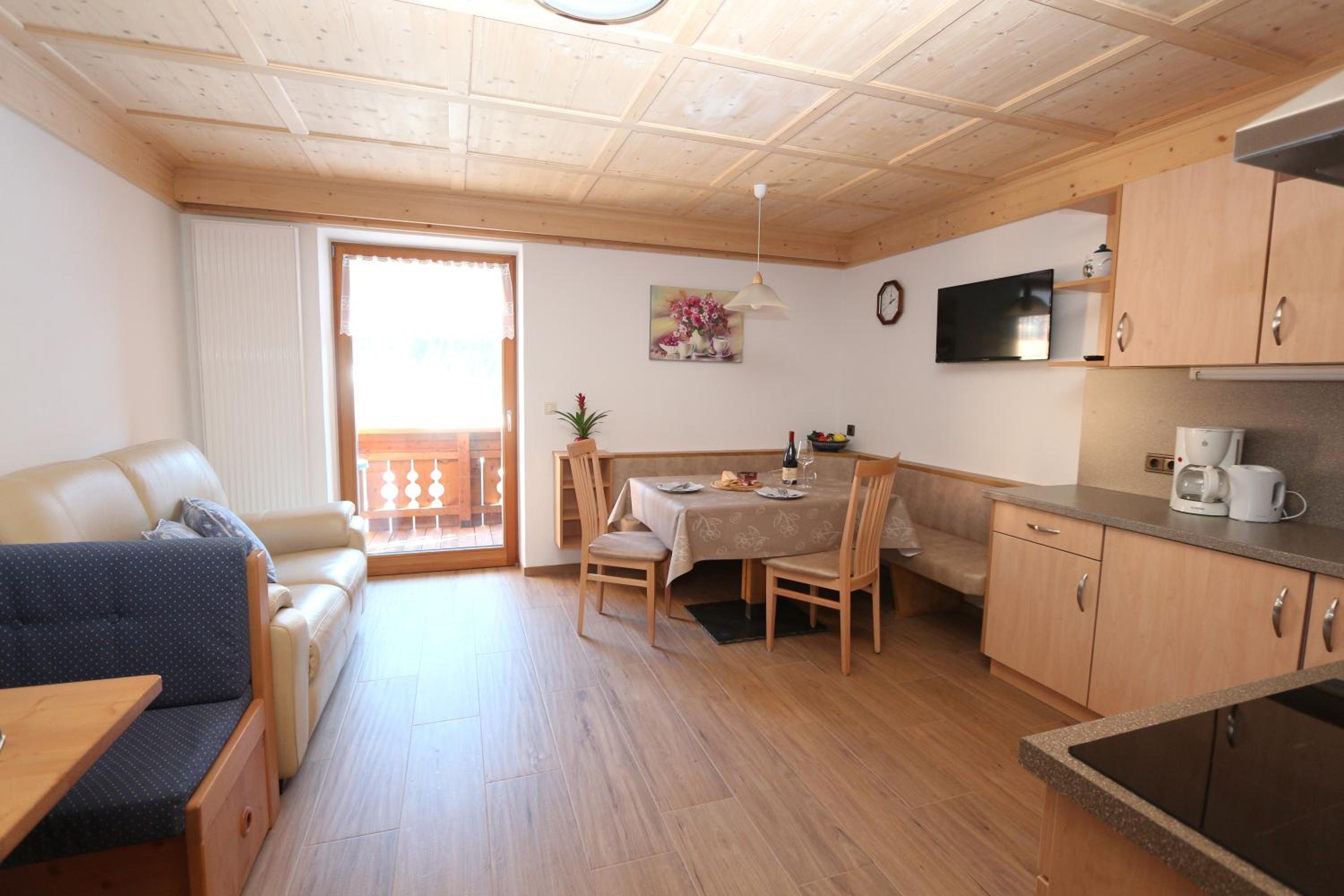 Apartment with Mountain View photo 1