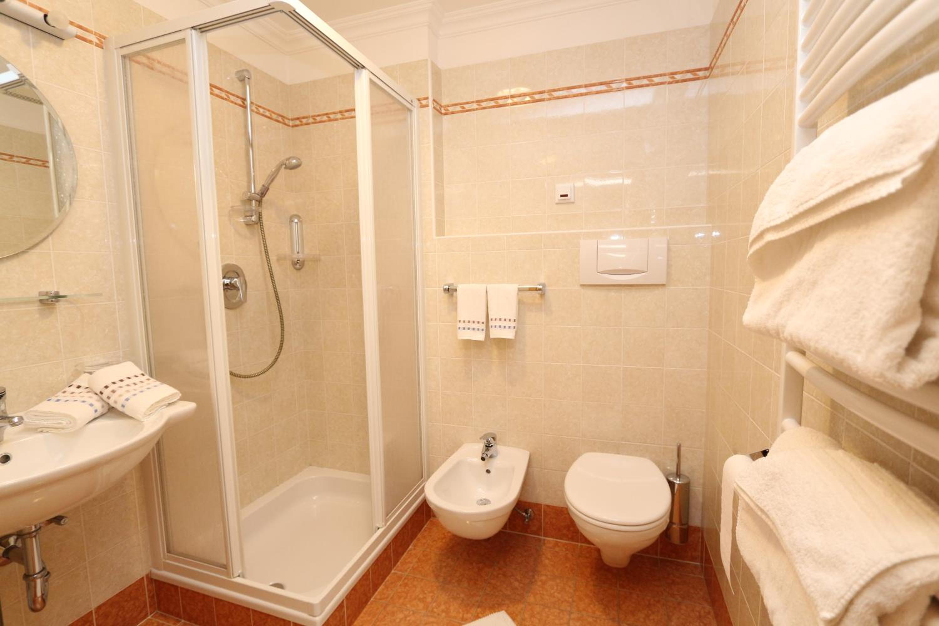 Apartment - Ground Floor photo 2